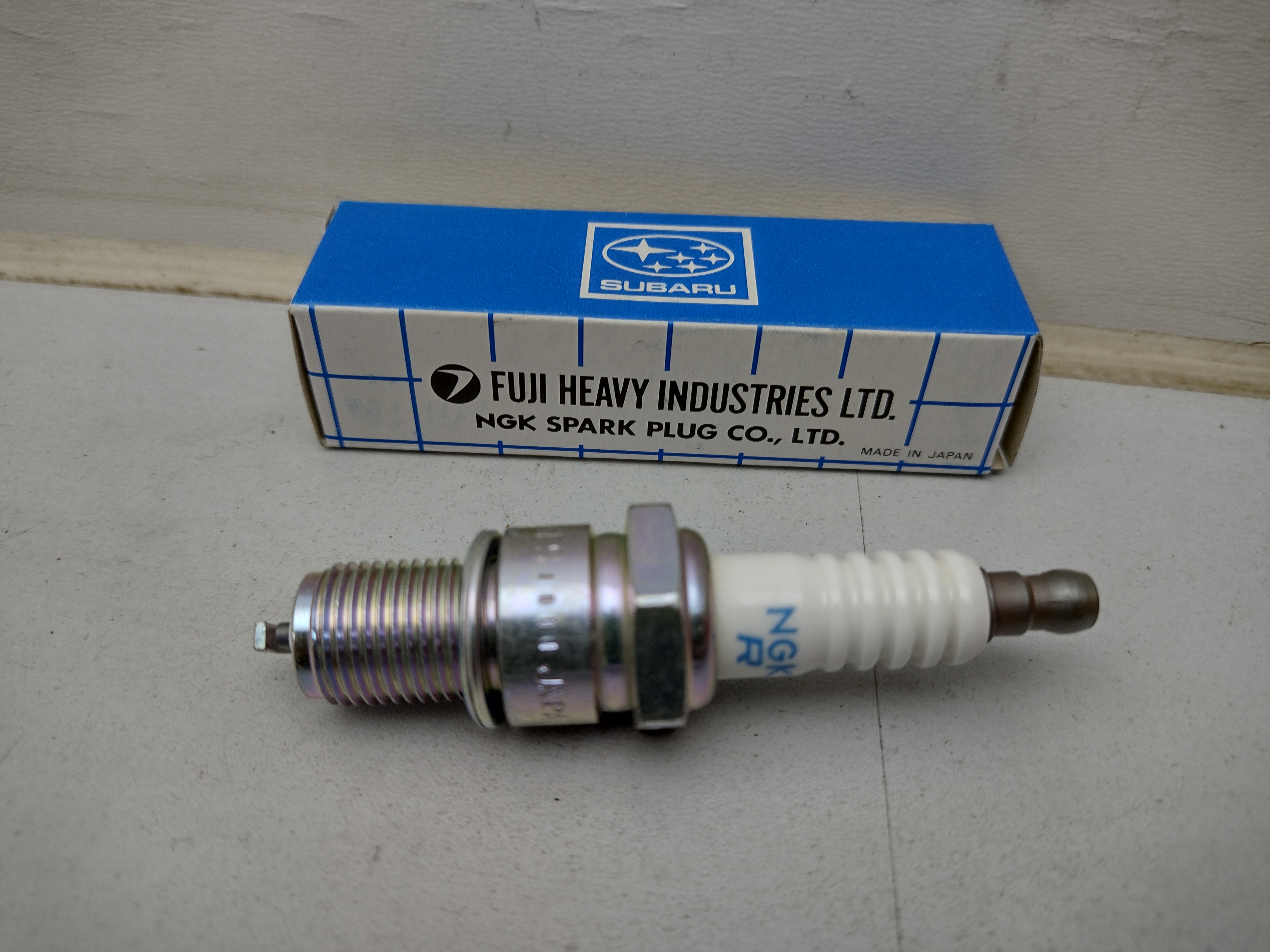 Zündkerze SUBARU 22401AA120 NGK BPA6ES-11 für Libero Leone Justy