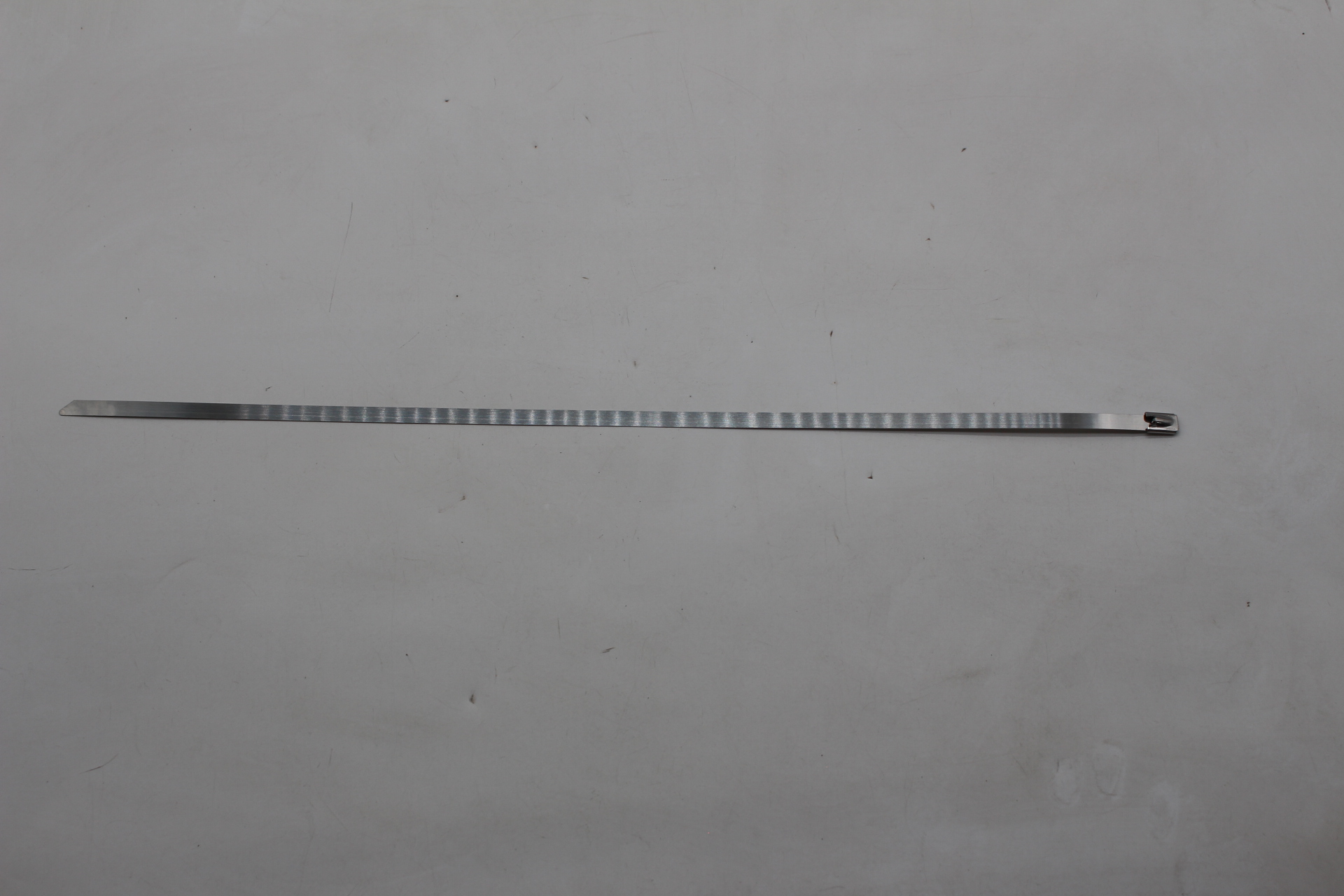 Metallkabelbinder Edelstahl – 50 cm – für Abgasrohre bis 140 mm