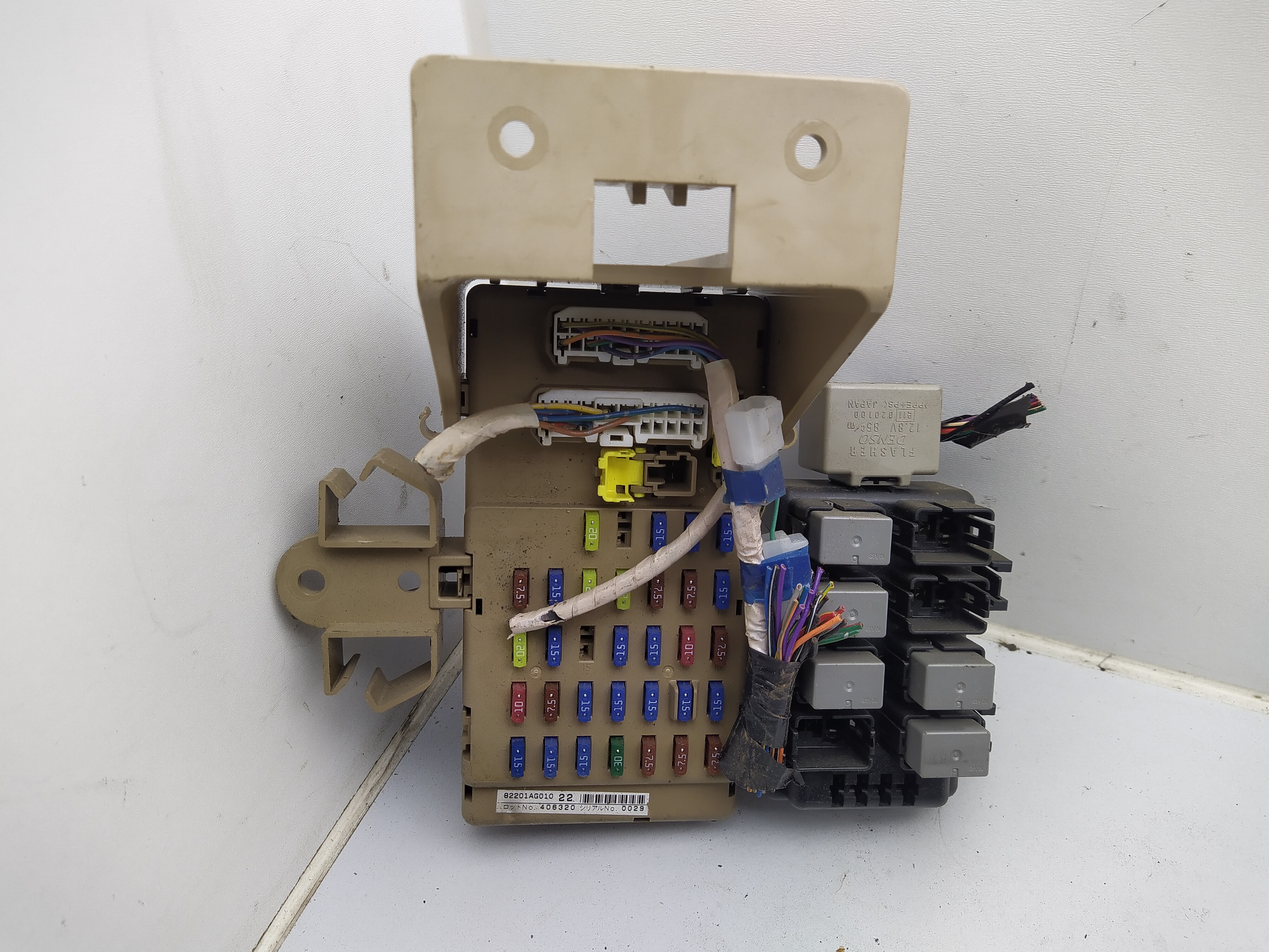 Sicherungskasten Innenraum 82201AG010 für Subaru Legacy BL BP