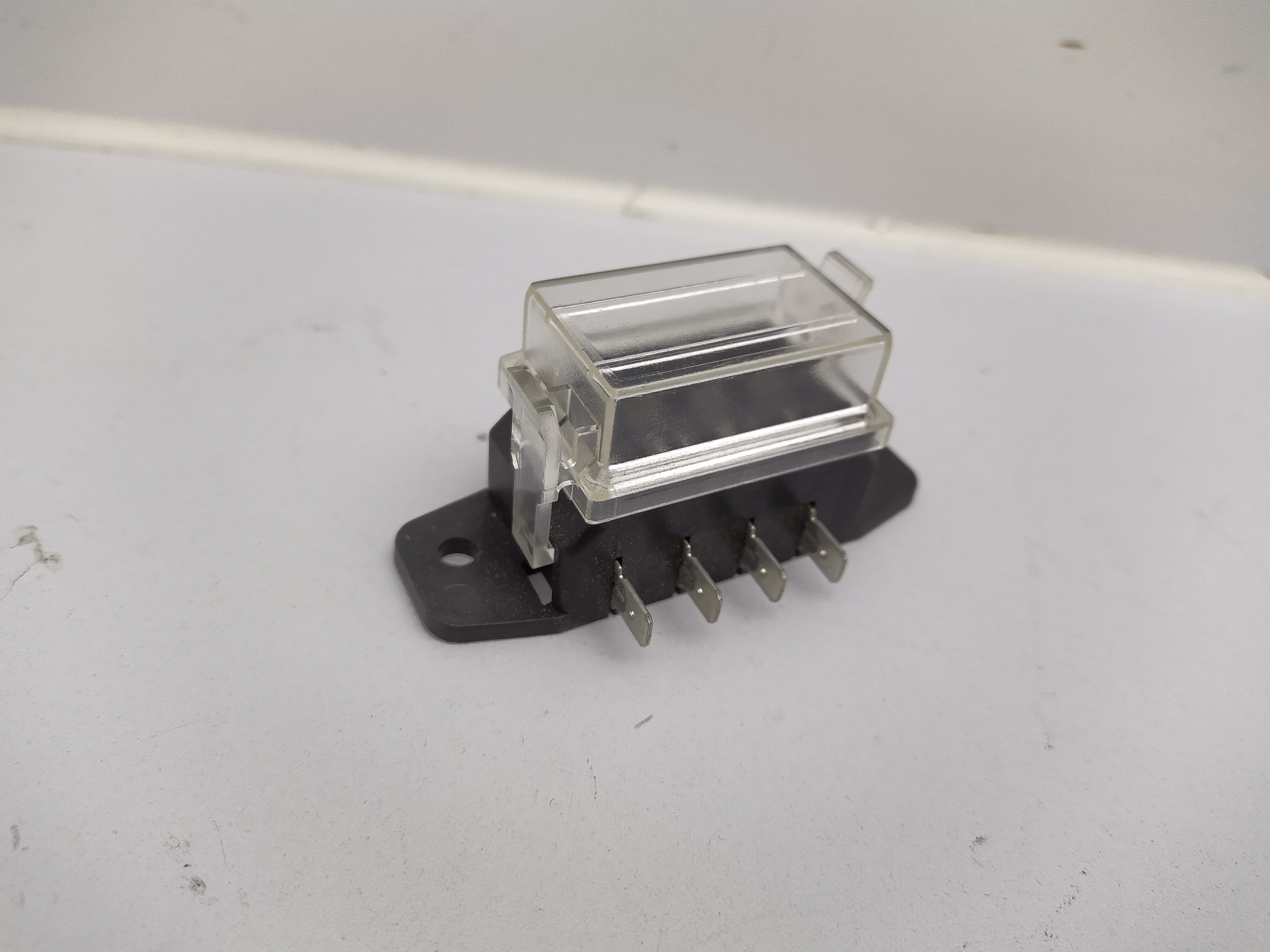 Sicherungskasten 4-Fach für KFZ Flachstecksicherungen (FKS)