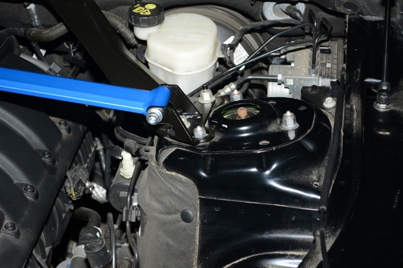 Hardrace Domstrebe vorne für Ford Mustang MK6 S550