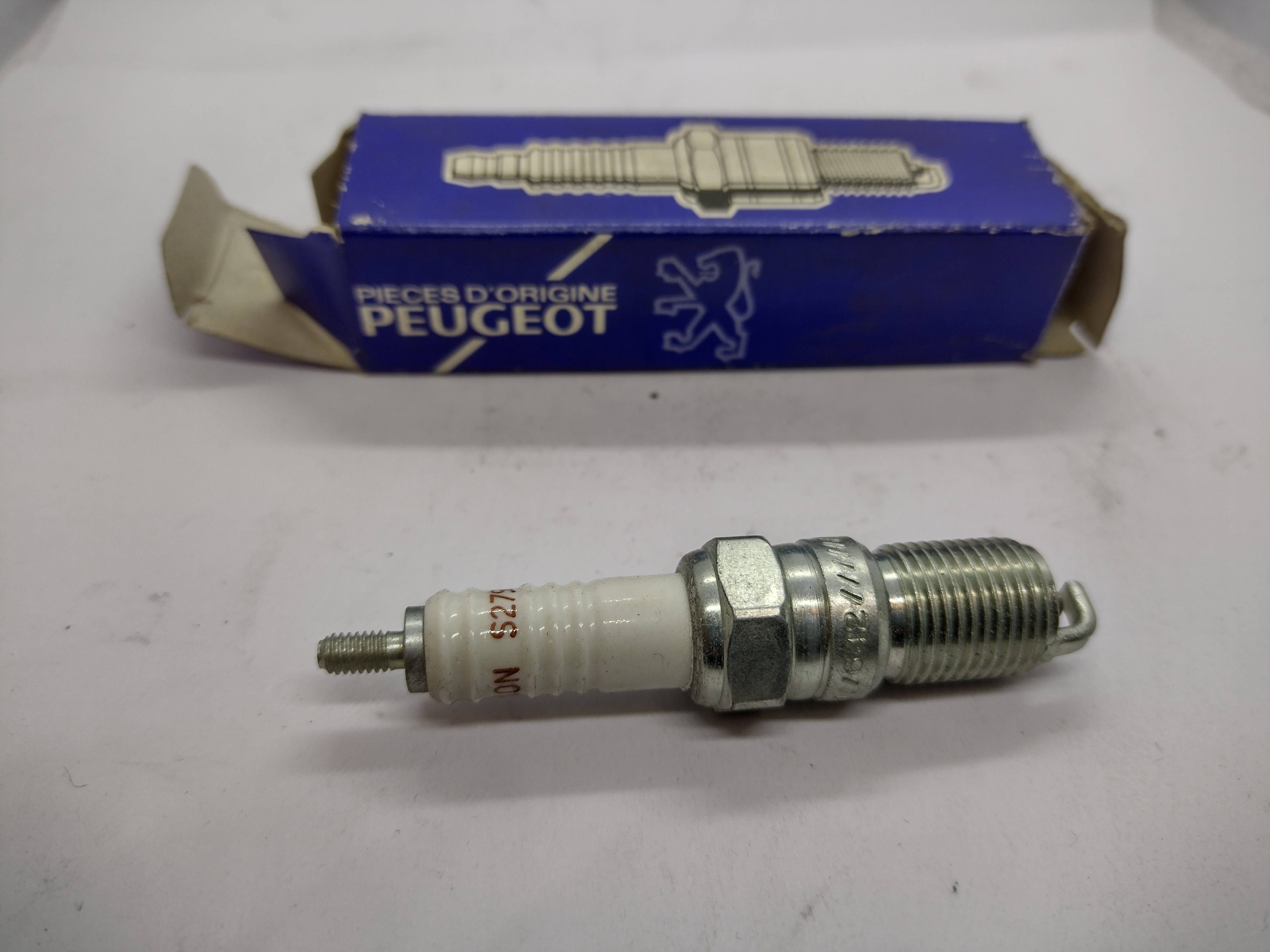 Original Peugeot ZÜNDKERZE 596214 S279YC NEU NOS NEW