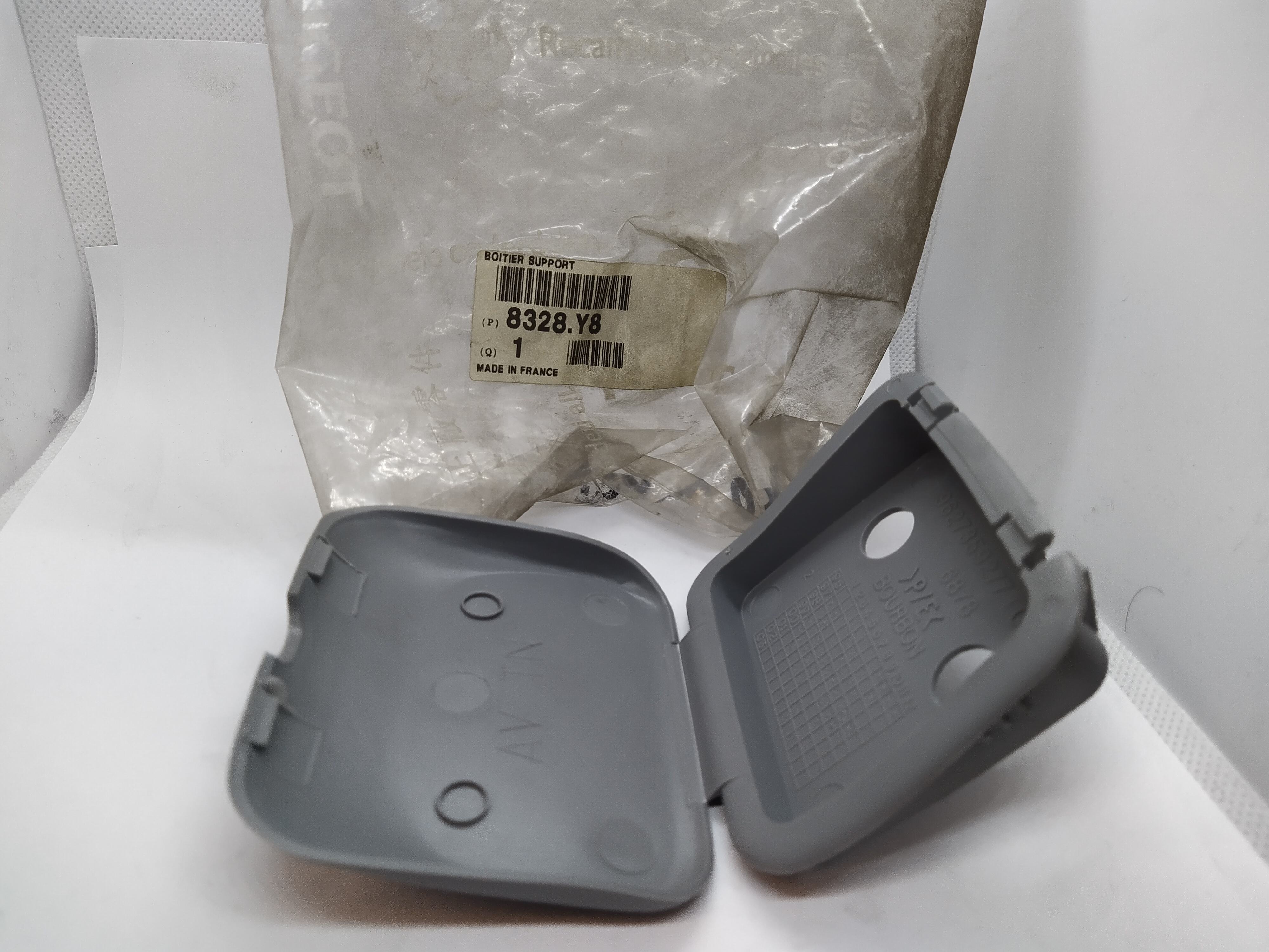 Original Citroen Peugeot 8328Y8 GEHAUESE HALTER NEU NOS