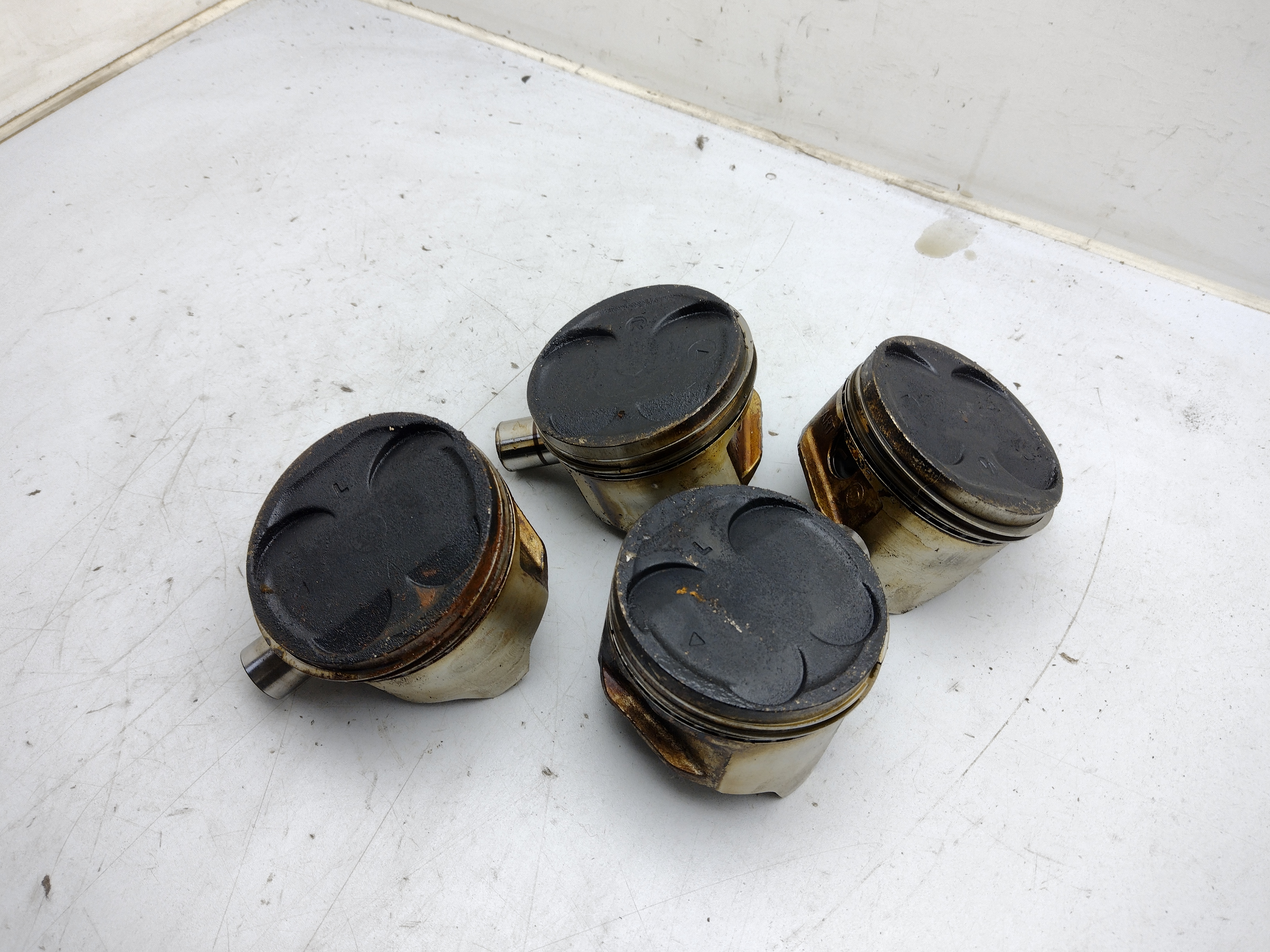 Satz Kolben EJ20E von Subaru Impreza / Legacy 116PS 2.0L