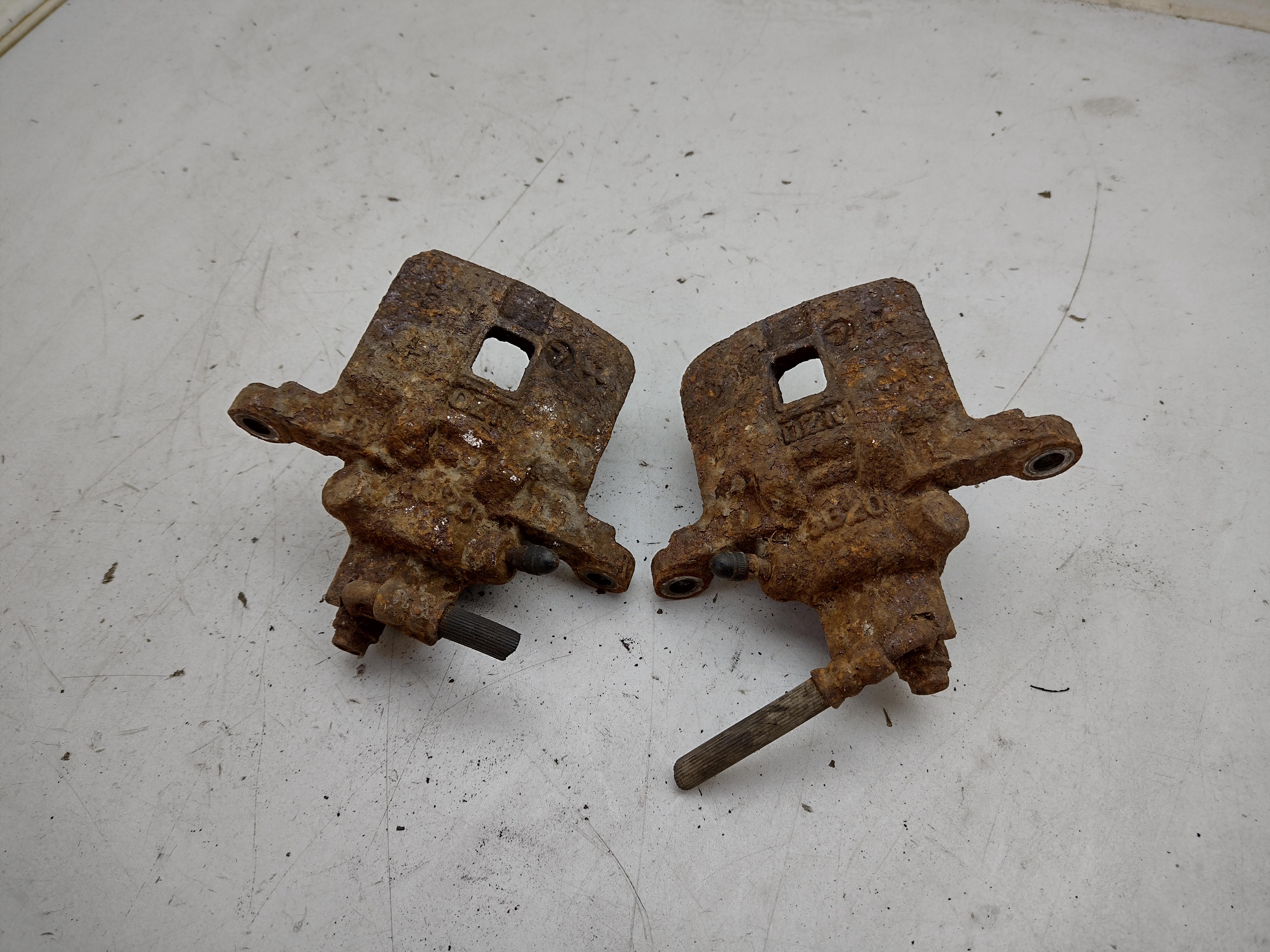 Paar Bremssättel Bremszangen hinten von Subaru Impreza 2 GD GG Newage