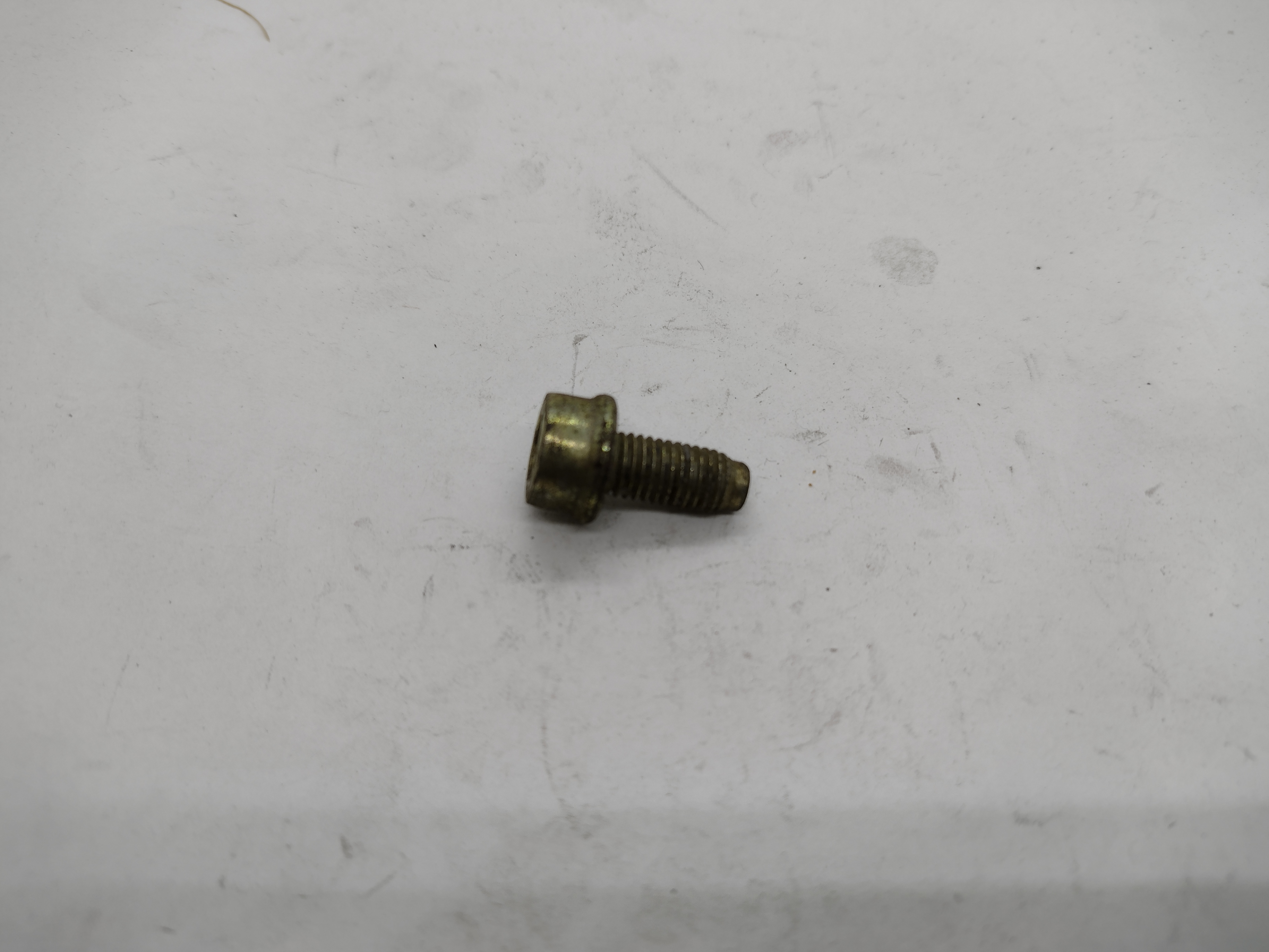 Peugeot / Citroen Schraube M7x1 692801 NEU NOS NEW