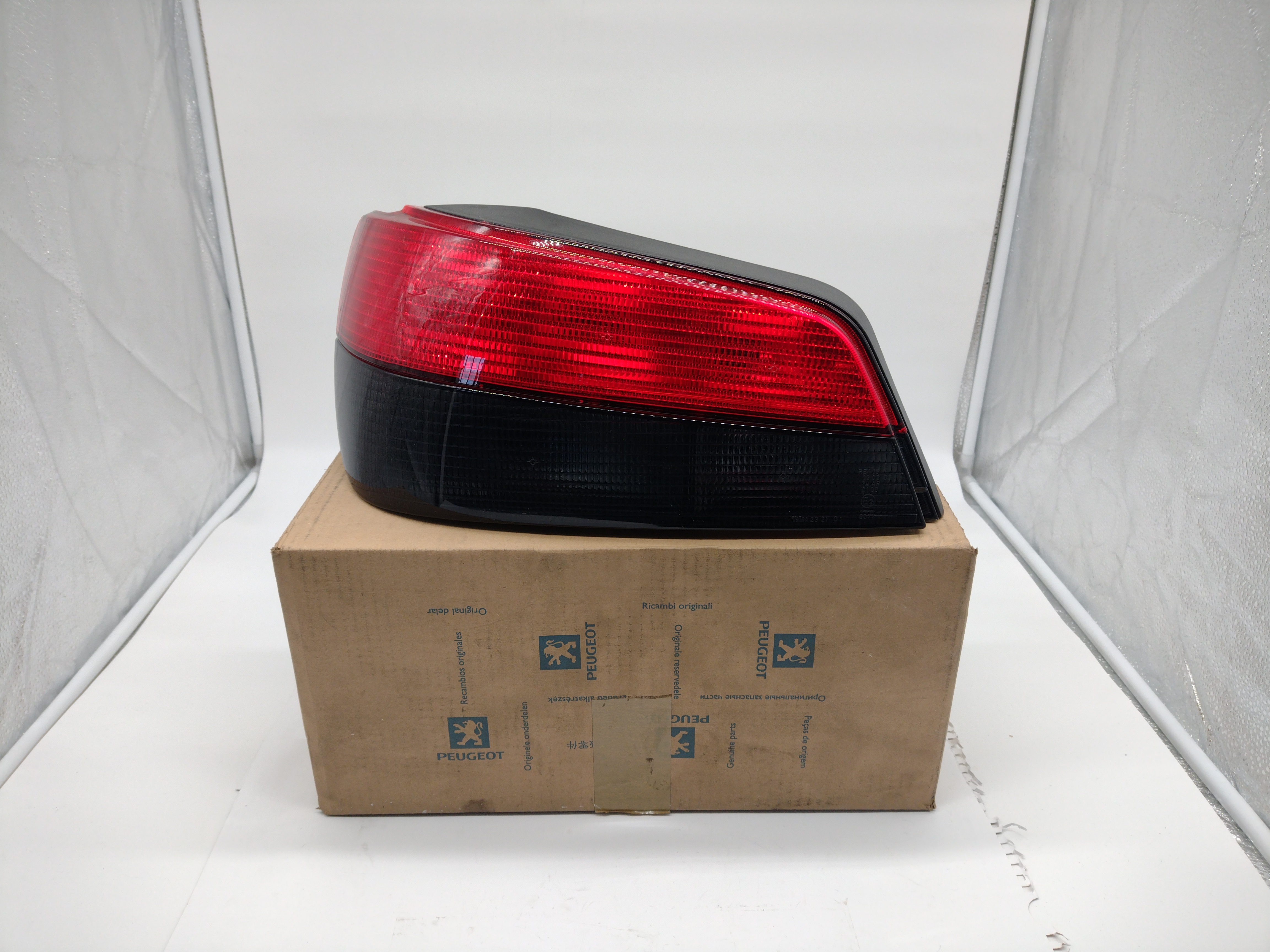 Peugeot 306 Rückleuchte Rücklicht links 6350H7 NEU NOS