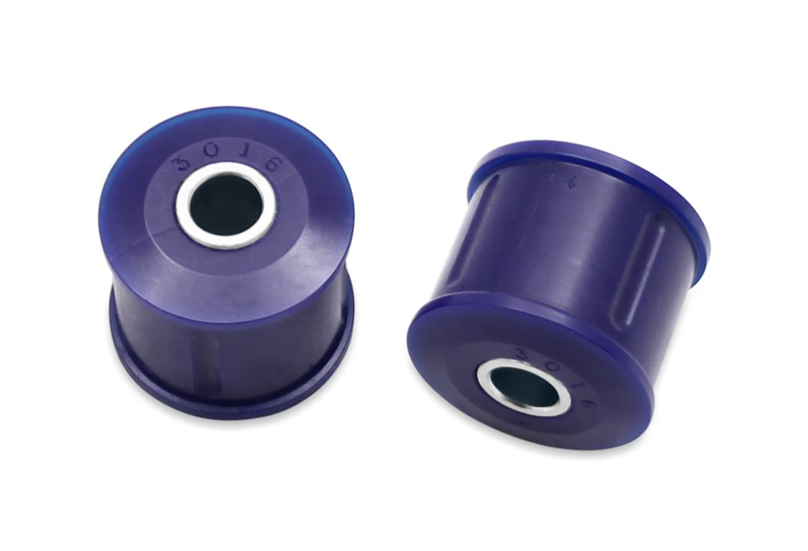 SuperPro Laengslenker Buchse Set vorne für Lexus Gs JZS147 / Ls UCF10 / Toyota Aristo JZS143/147 / Celsior CF10/11 u.a.