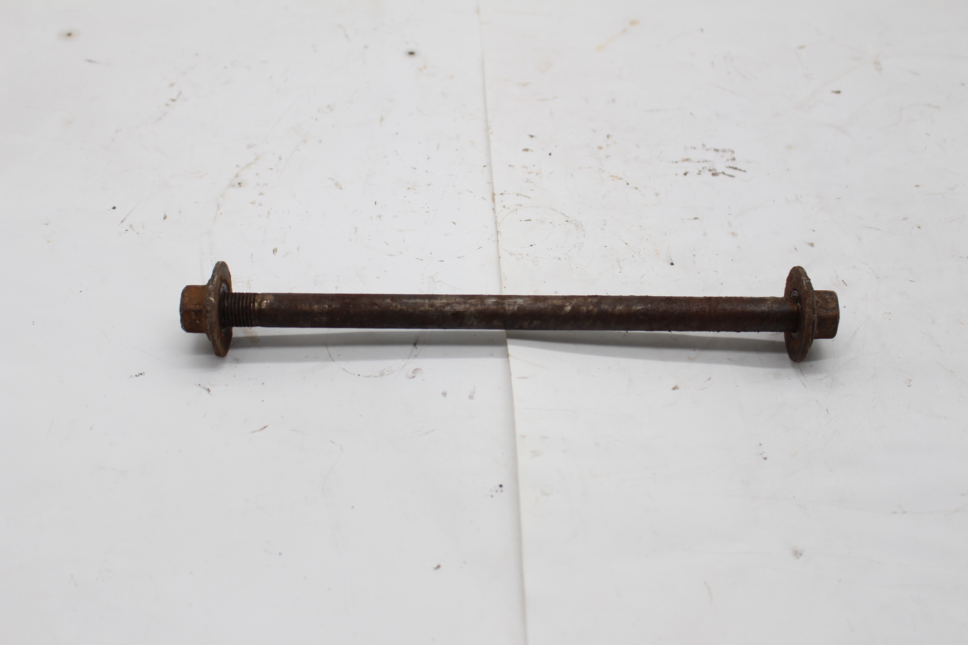 Lange Schraube für Querlenker hinten passend für Subaru Impreza Forester Legacy