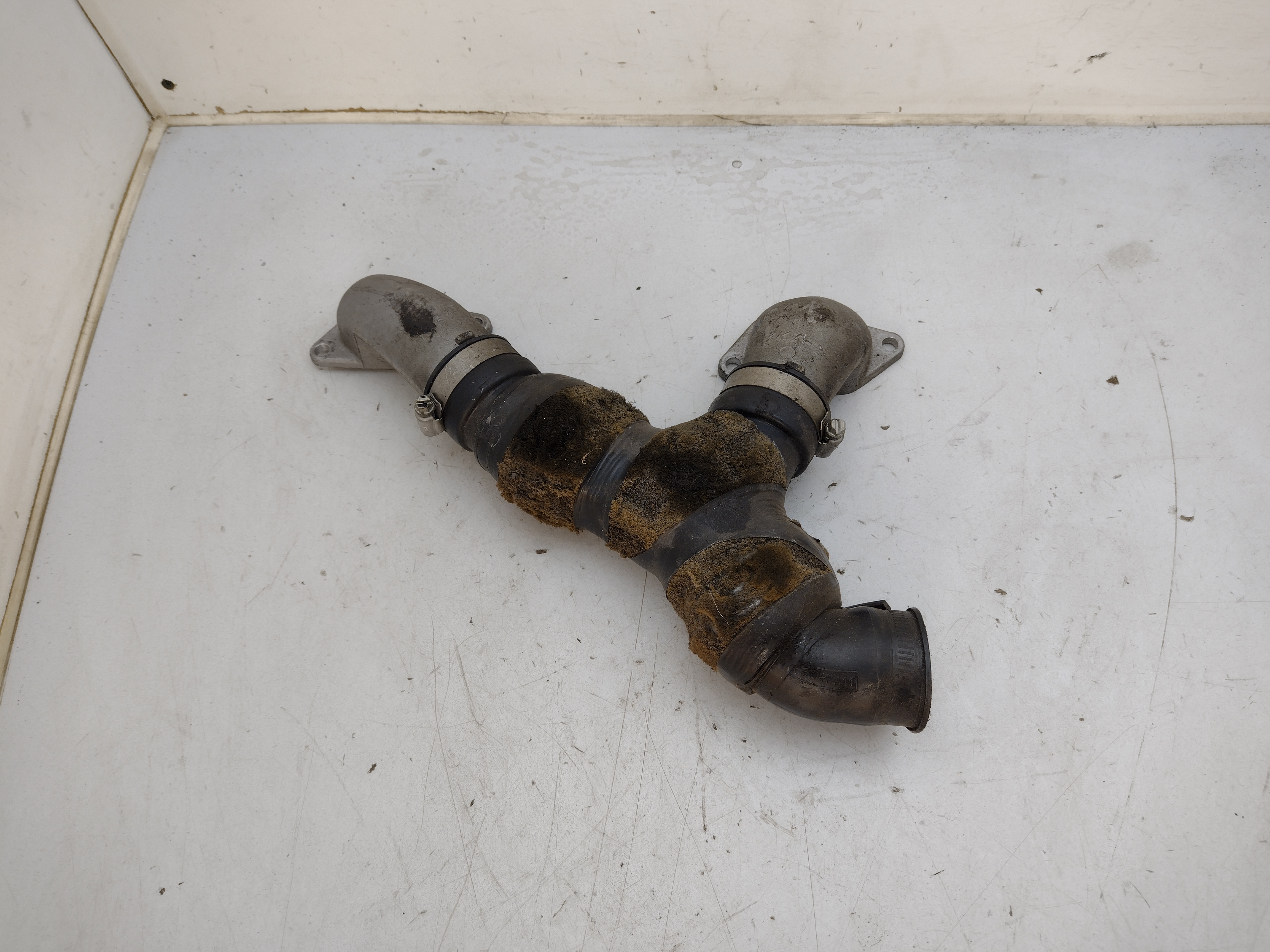 Y Pipe Schlauch zum Ladeluftkühler von Subaru Impreza WRX GD GG Newage