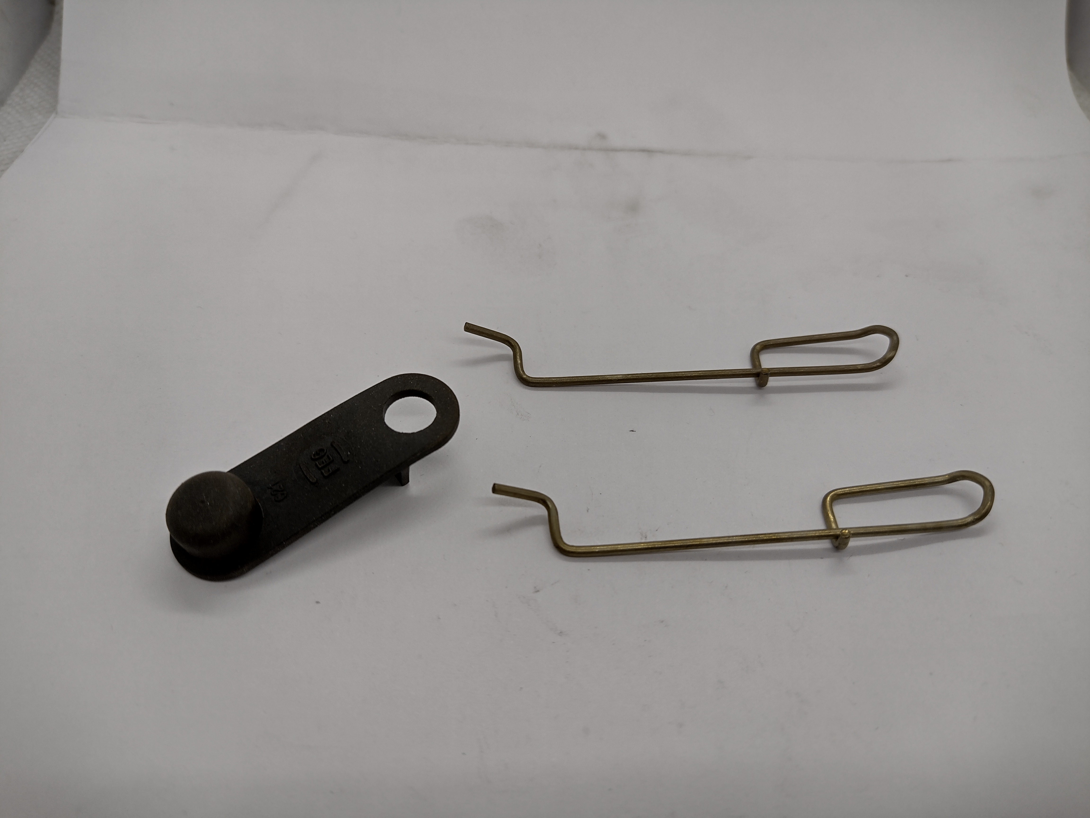 Peugeot / Citroen Befestigungssatz Bremsbeläge 442726 NEU NOS NEW OEM