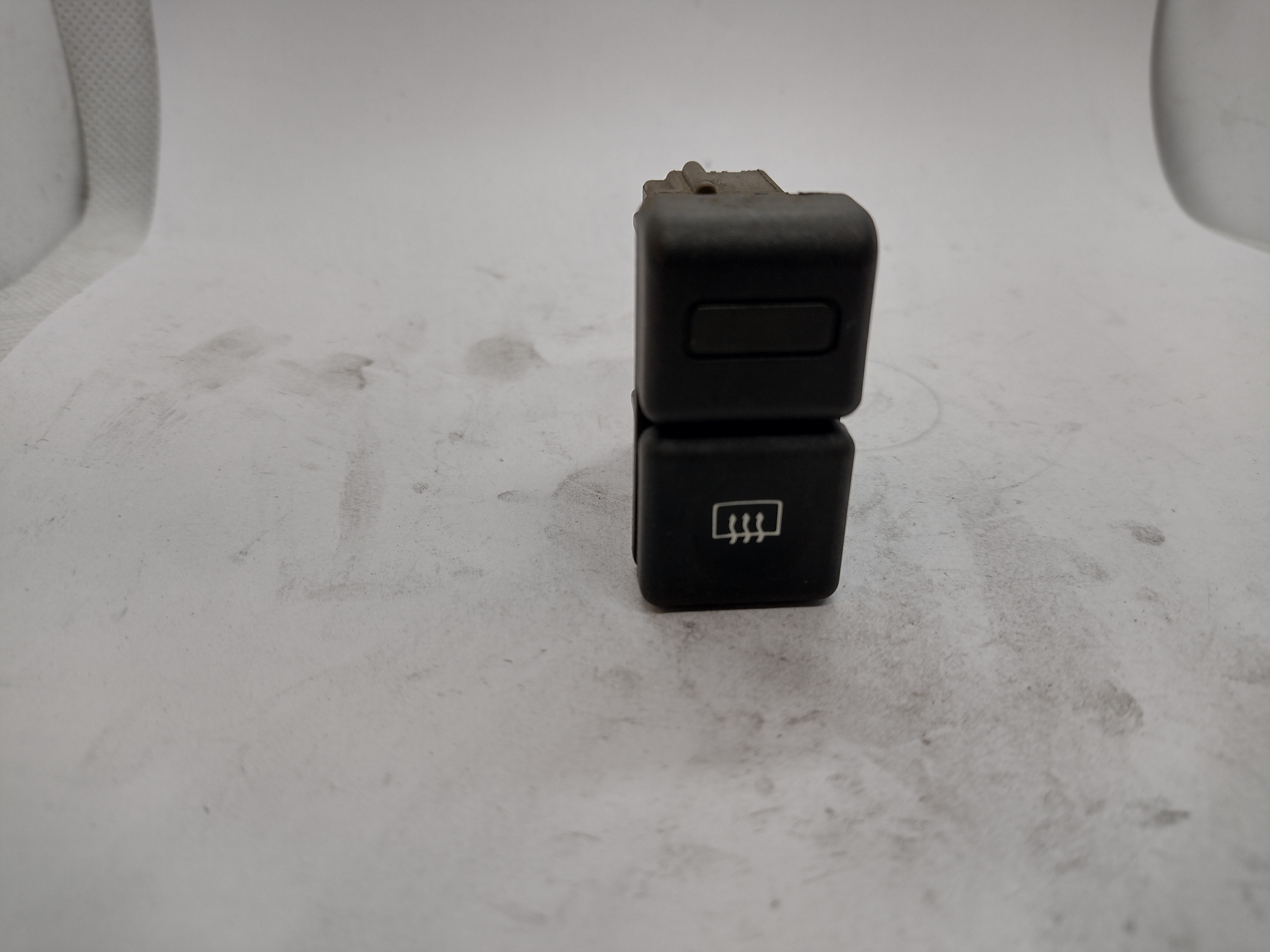 Peugeot 309 405 605 Schalter heizbare Heckscheibe 6552A3 NEU NOS NEW OEM