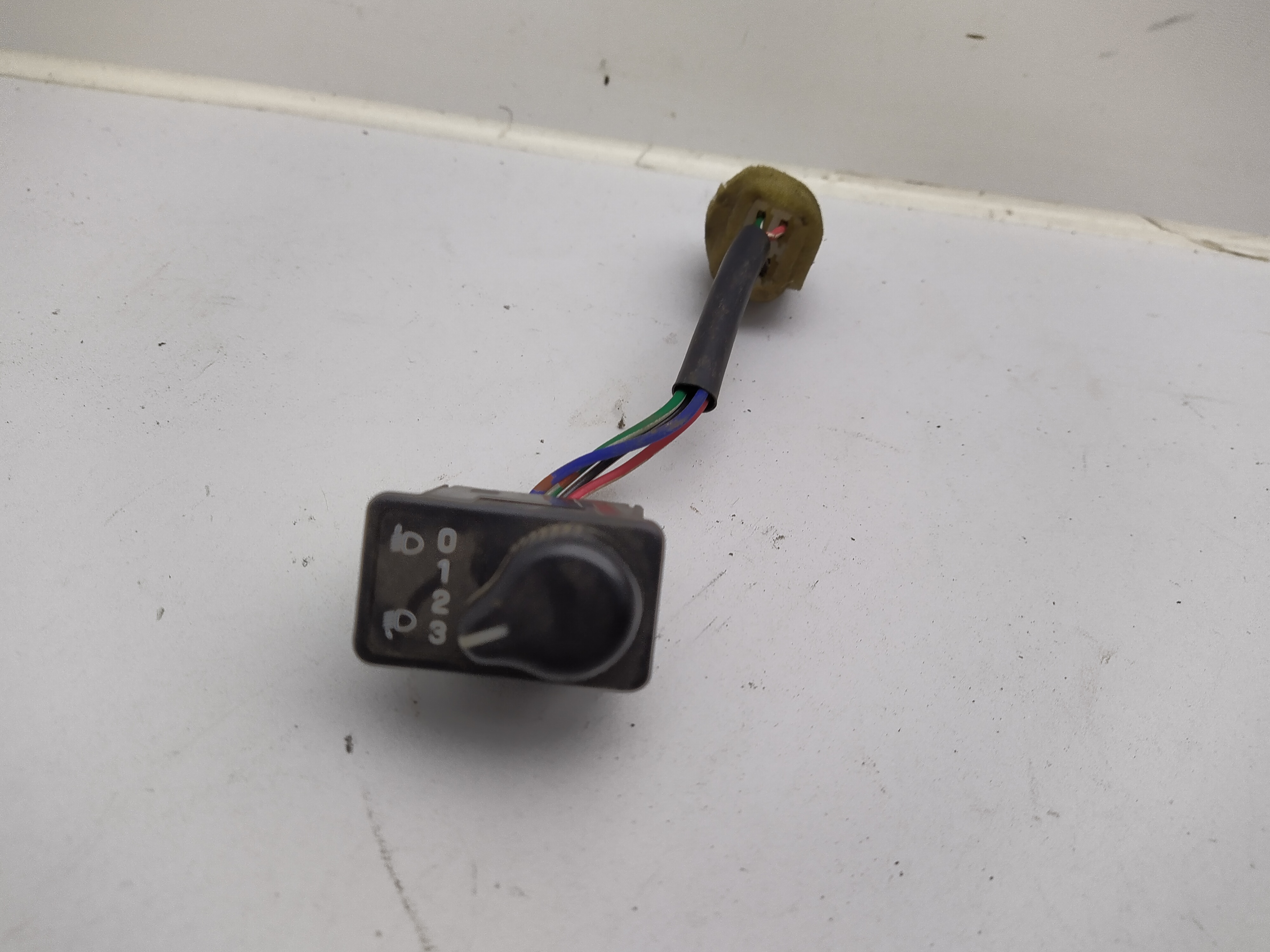 Schalter Leuchtweitenregelung für Subaru