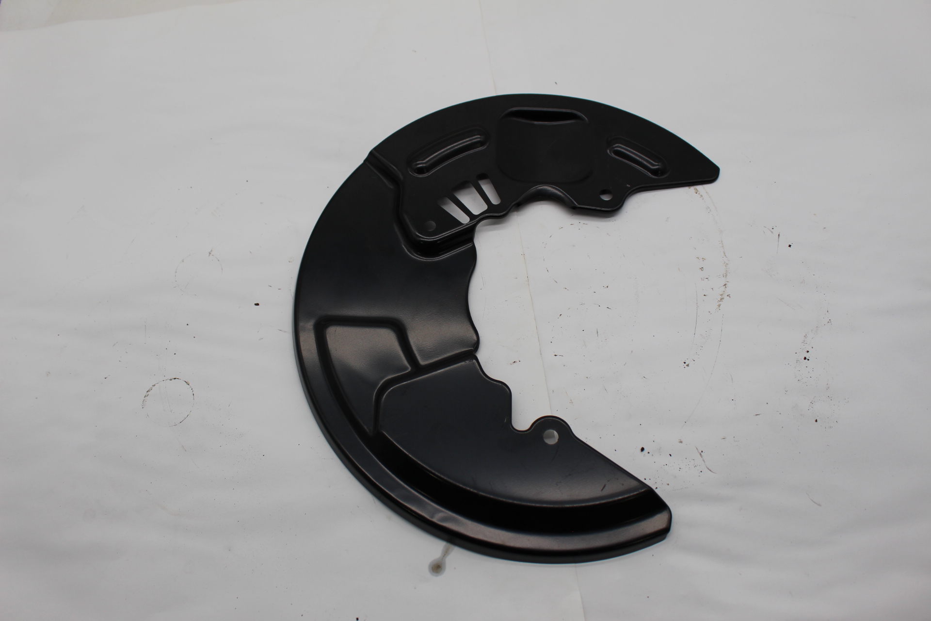 Ankerblech Vorderachse links 26290FE030 für Subaru Impreza STI 2005–2007 mit 5x114,3
