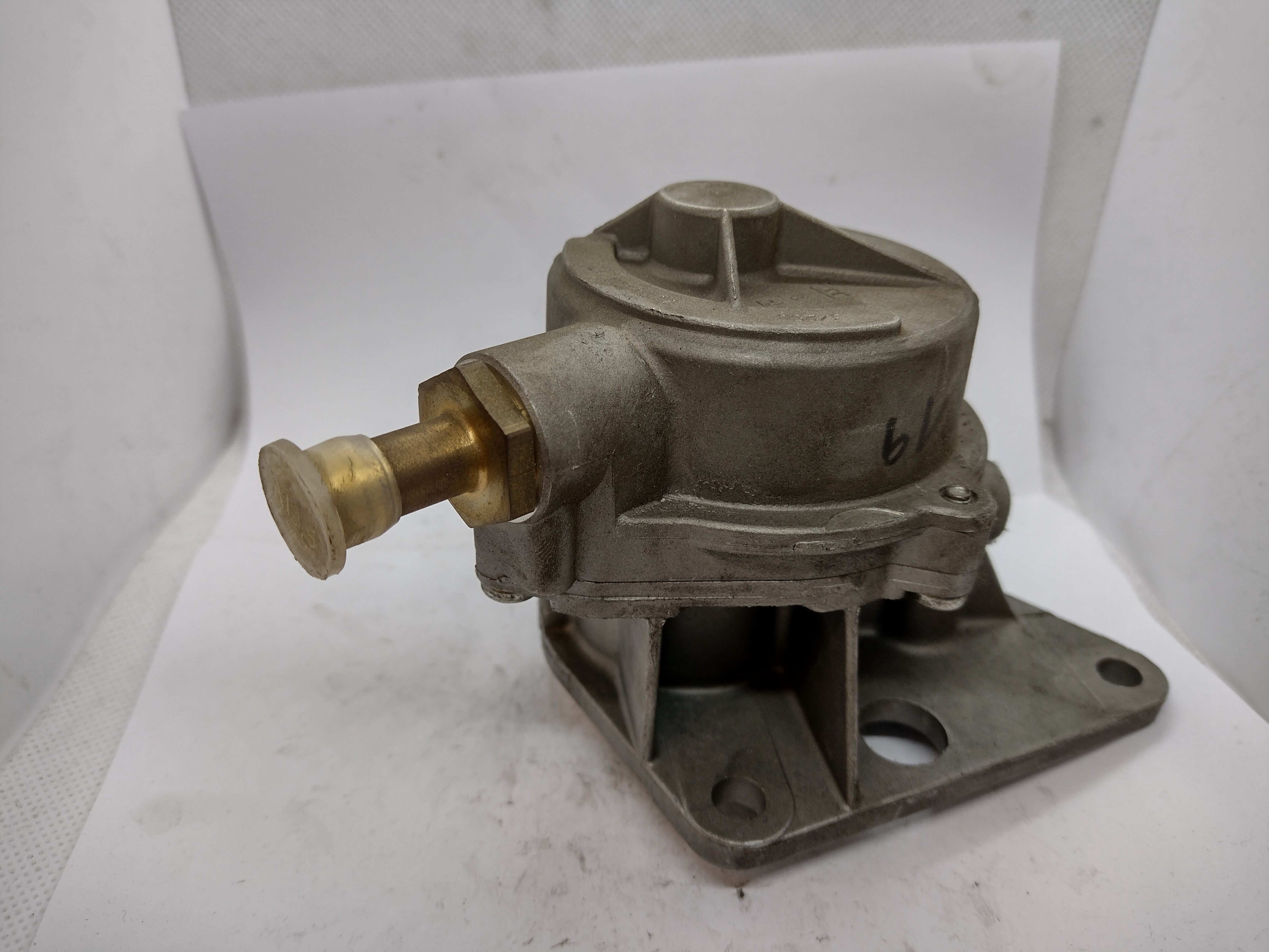 Peugeot / Citroen Pierburg Pumpe NEU NOS NEW