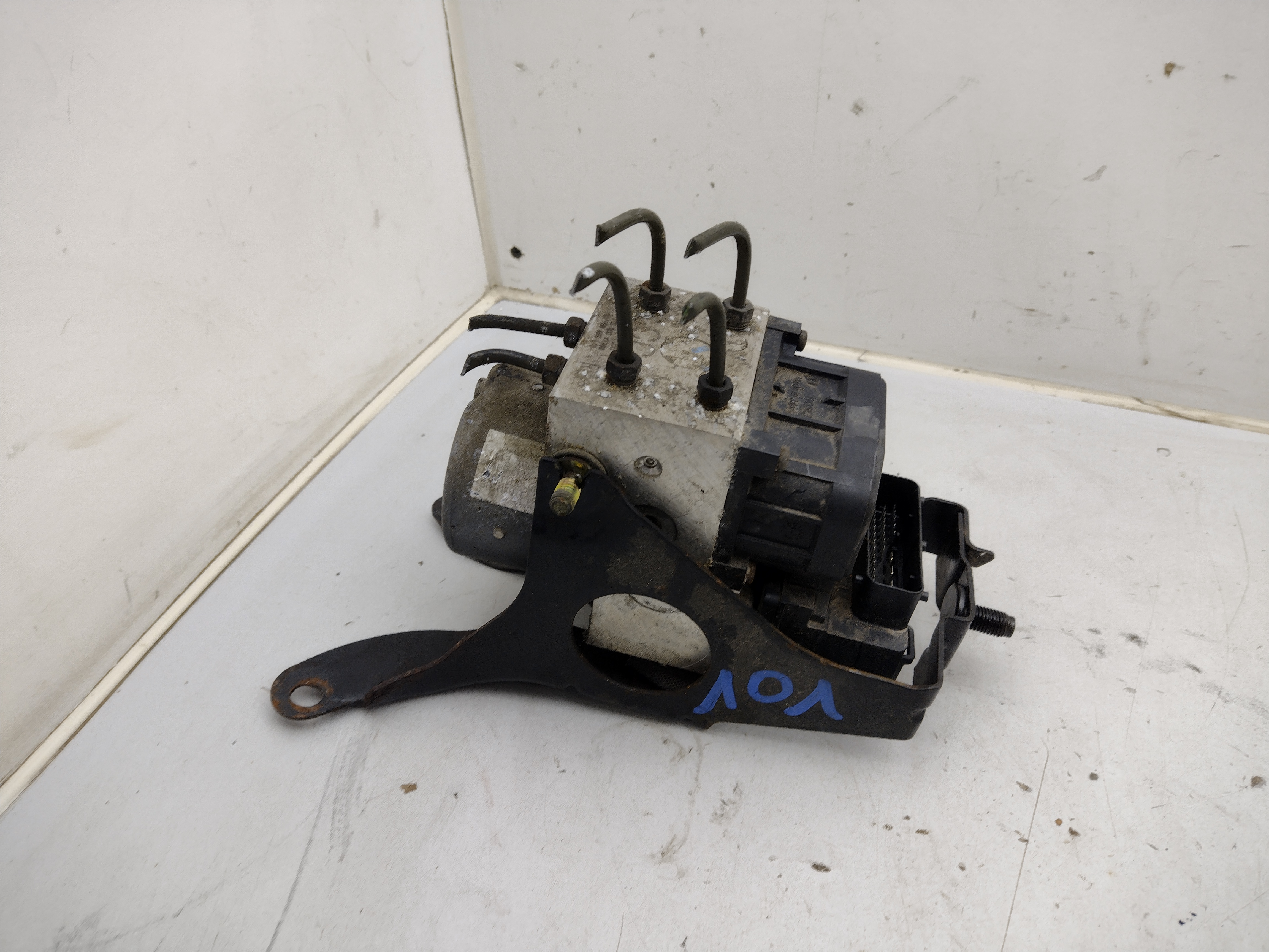 ABS Block von Subaru Impreza 2 GD GG Newage 27534FE030