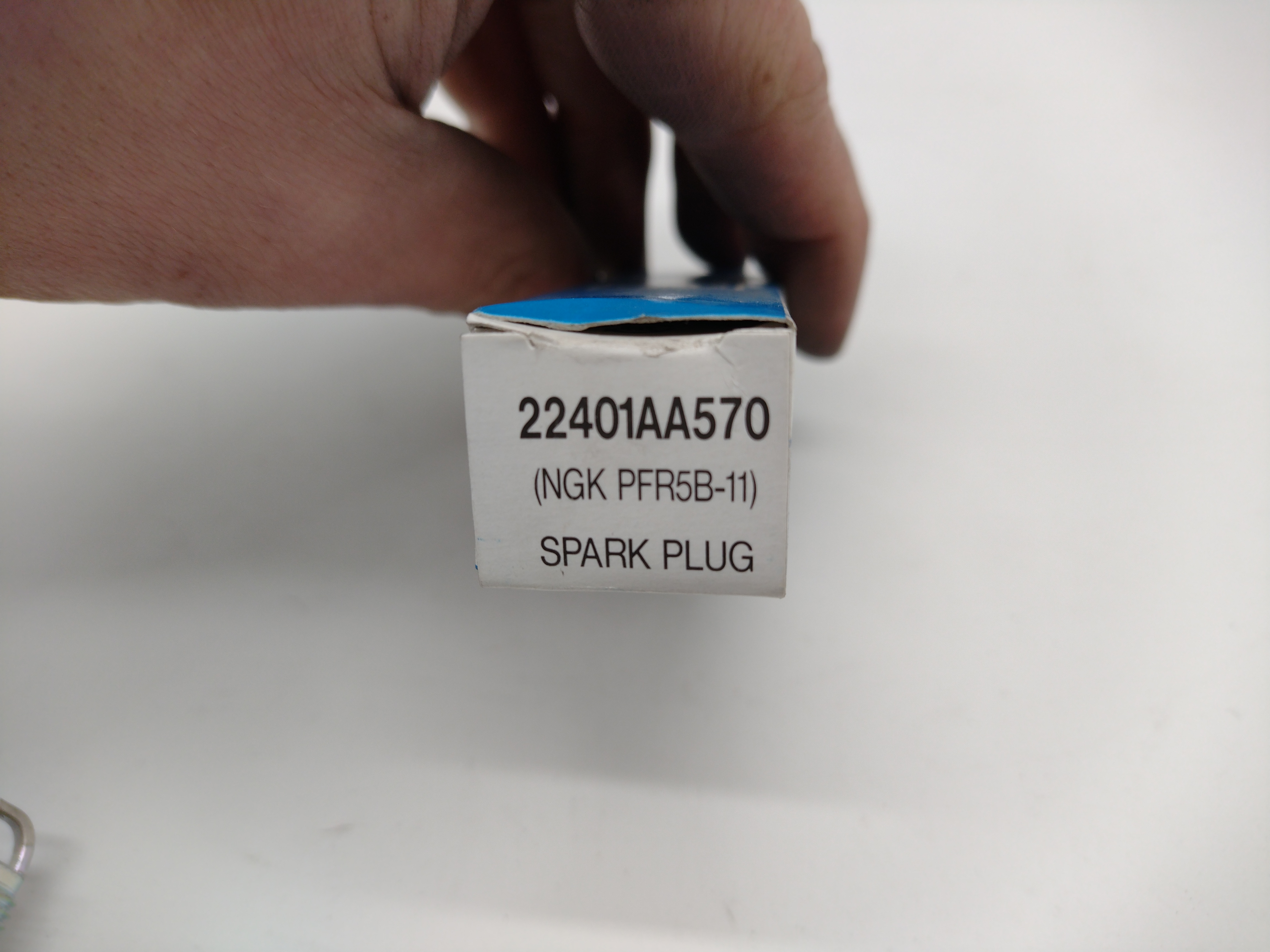 Zündkerze 22401AA570 , NGK PFR5B-11 für Subaru Legacy 4 Bl BL 2.5l EJ25