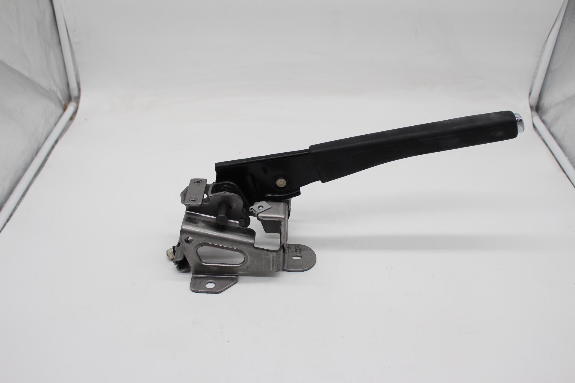 Peugeot 307 Handbremshebel 470181 NEU NOS NEW OEM