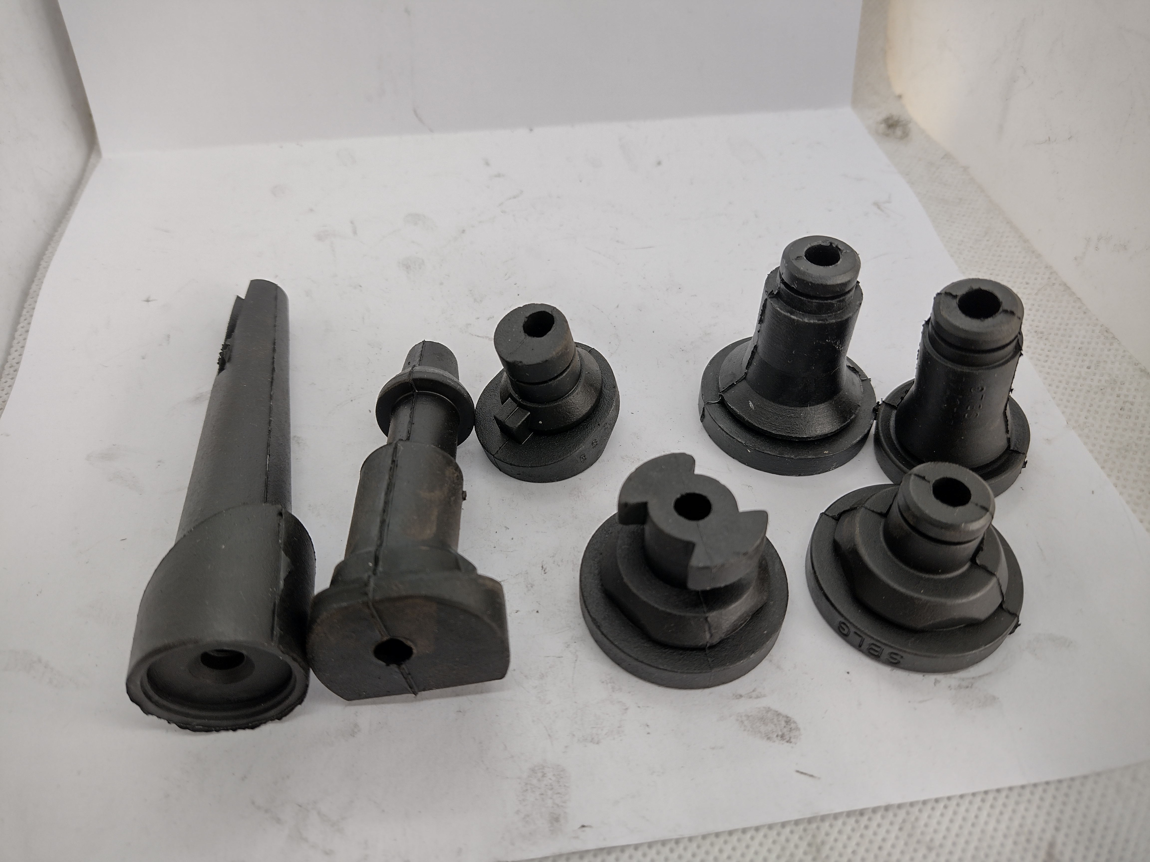 Peugeot / Citroen Satz Halterungen 163962 NEU NOS NEW OEM