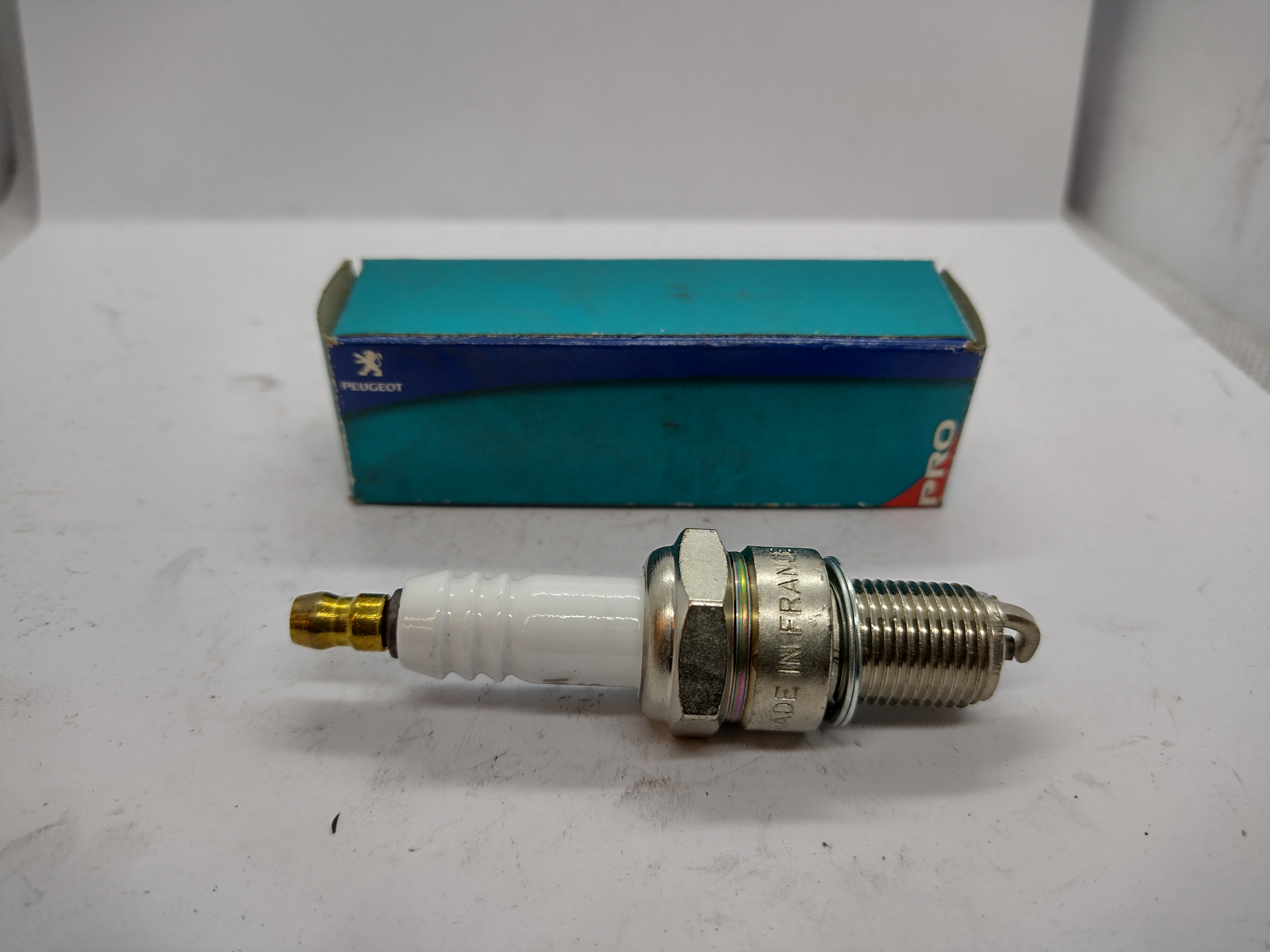 Peugeot Zündkerze 59623R Eyquem RC52LS NEU NOS NEW OEM