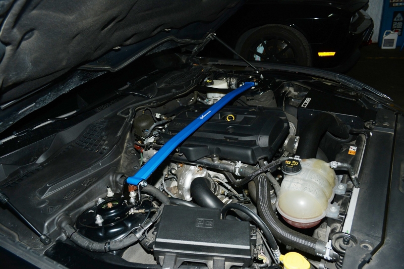 Hardrace Domstrebe vorne für Ford Mustang MK6 S550