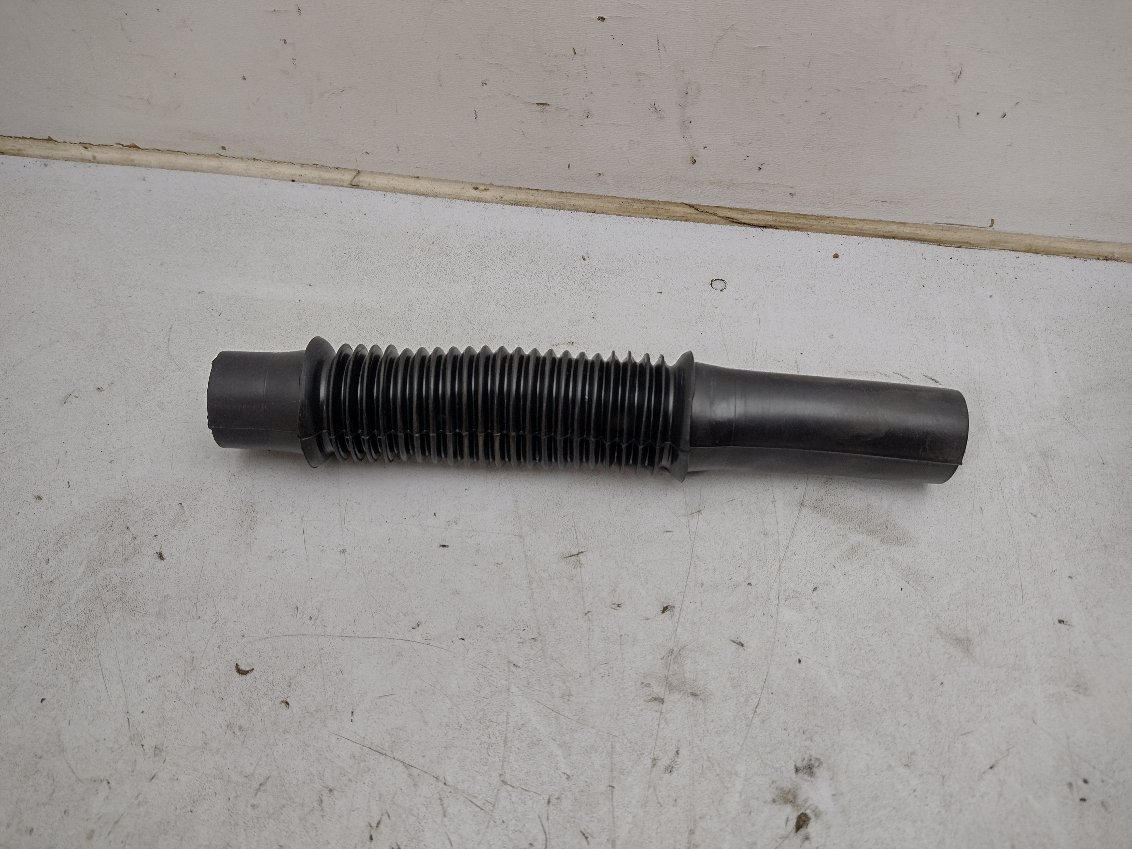 Peugeot 305 305 II Schlauch 653805 NOS NEW OEM