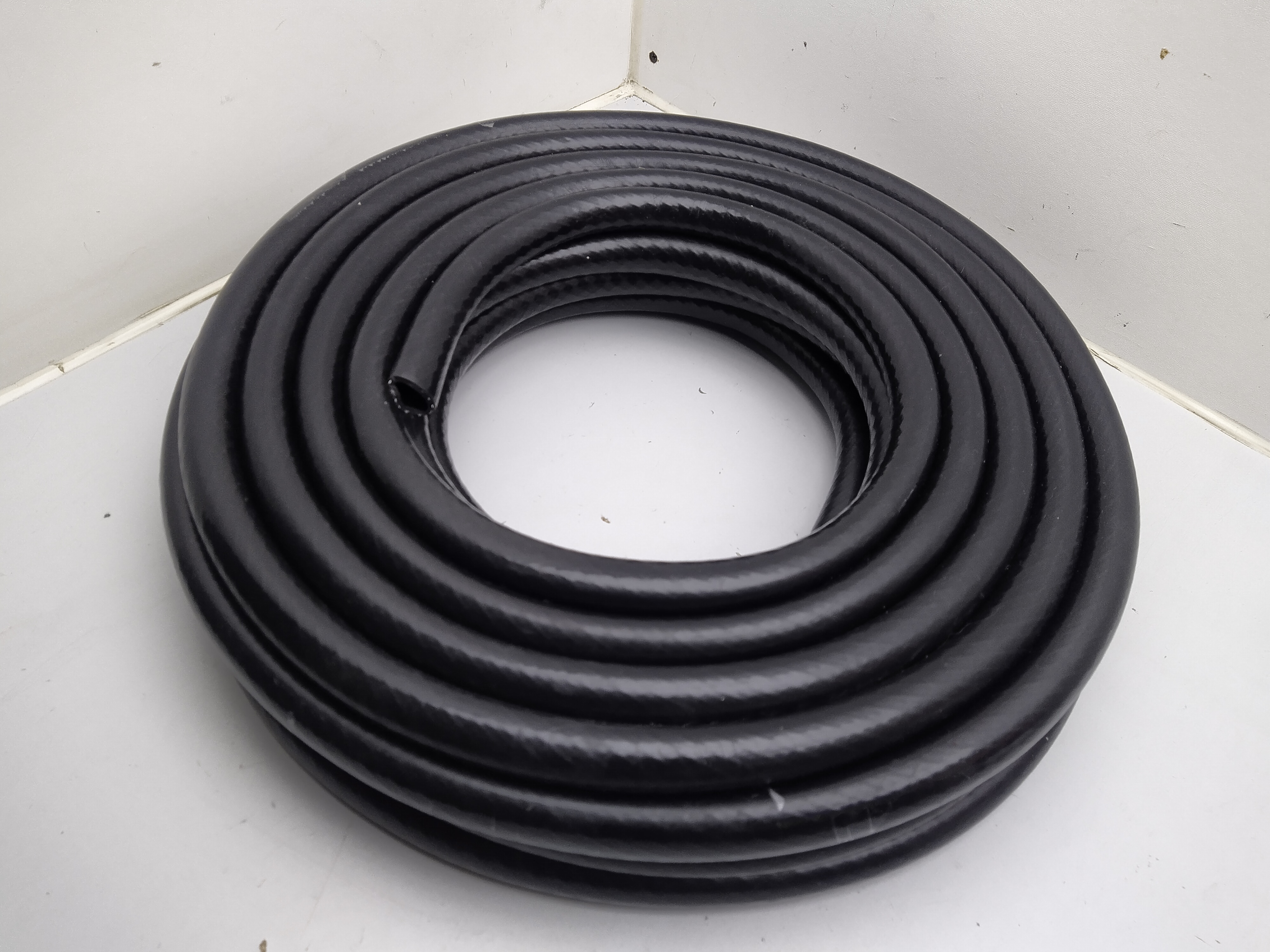 16mm Silikon Unterdruckschlauch verstärkt schwarz 16mm Silikon Unterdruckschlauch verstärkt schwarz