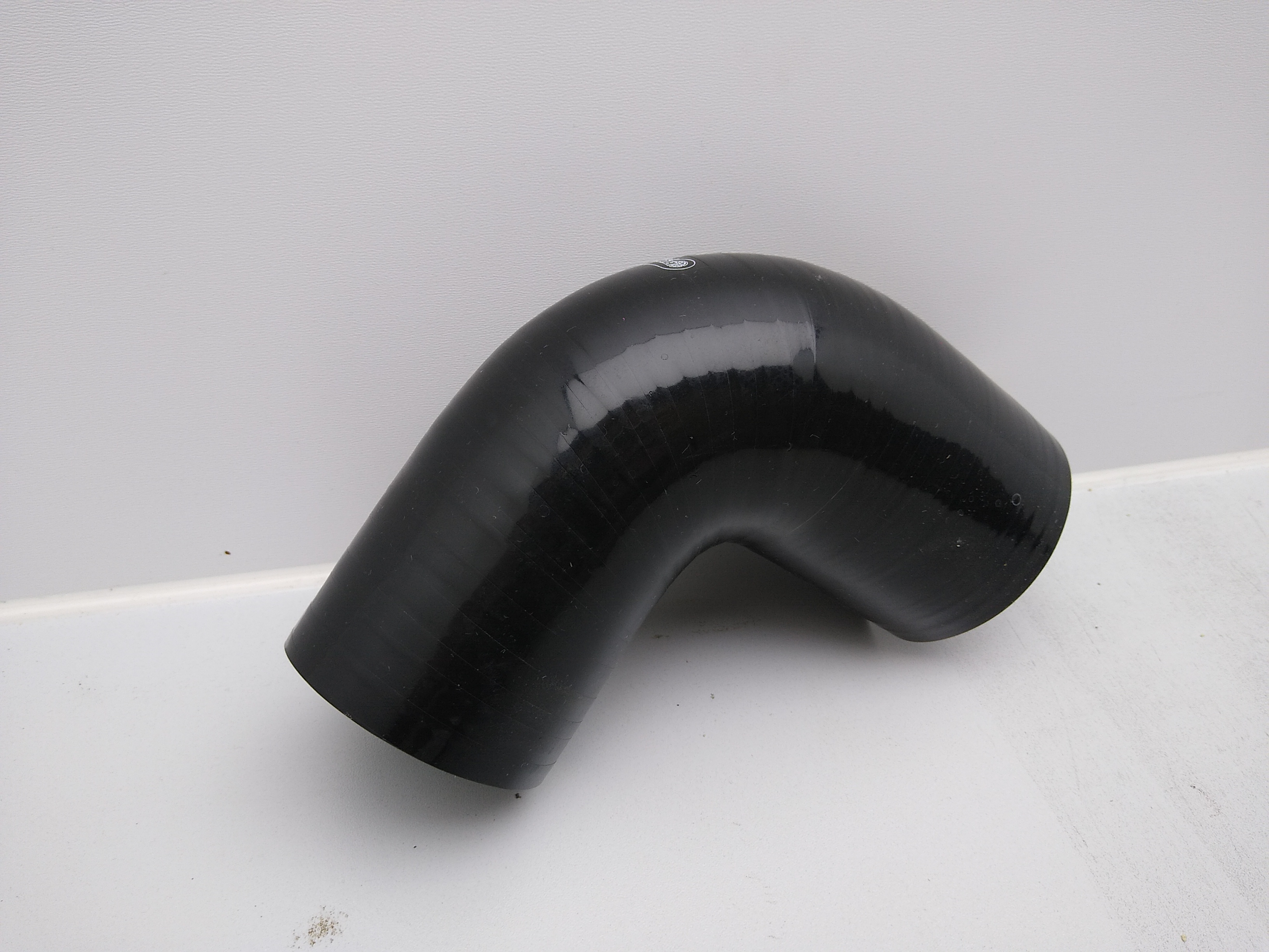 Silikonreduzierbogen 90 Grad 70>63mm