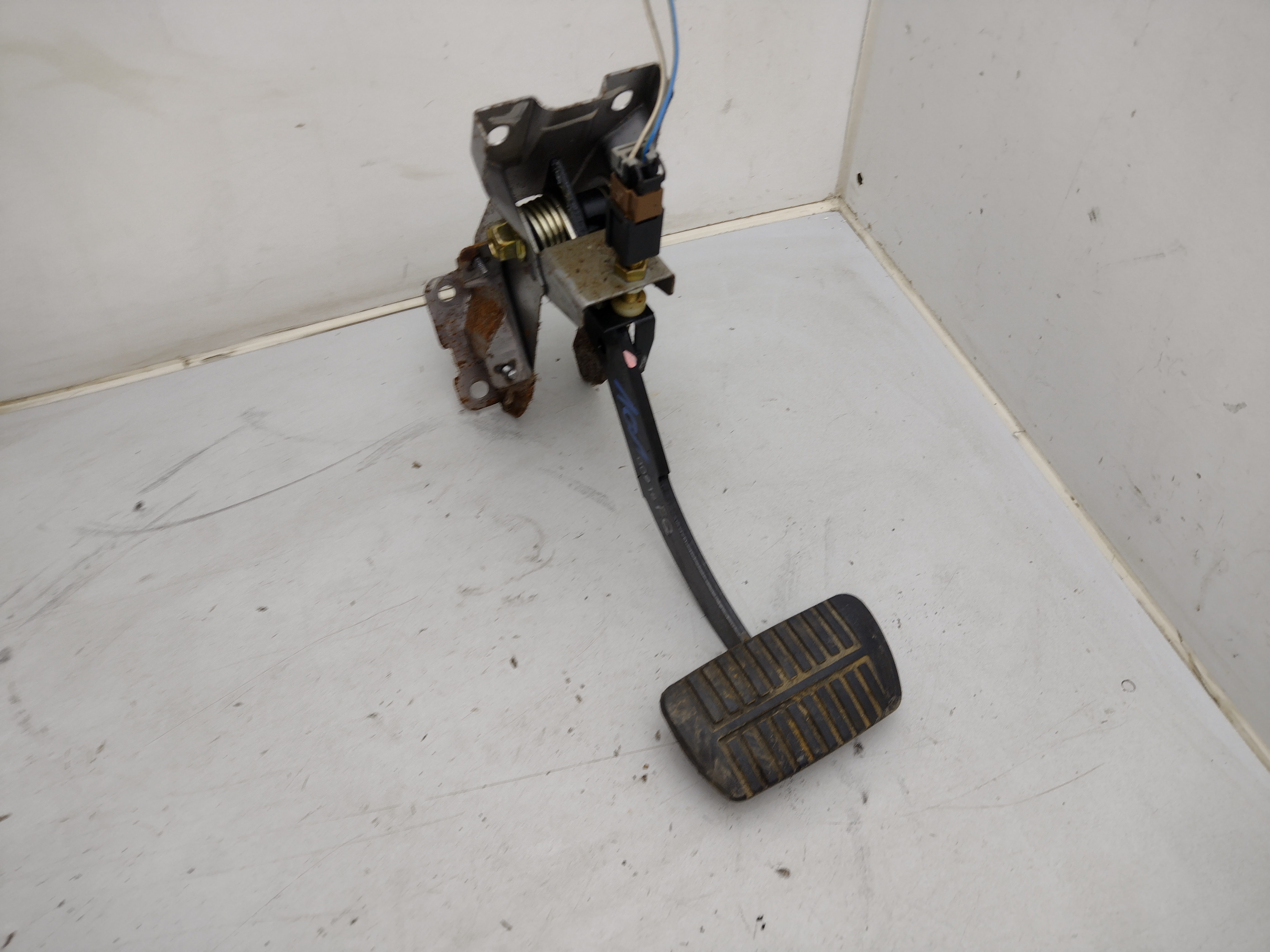 Bremspedal mit Bremslichtschalter von Subaru Impreza 2 GD GG Newage Automatik