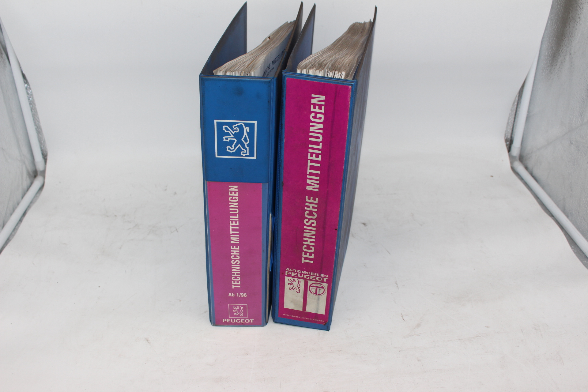 Original Peugeot Ordner „TECHNISCHE MITTEILUNGEN“ für Modeljahre 96-01 Sammlung RAR selten