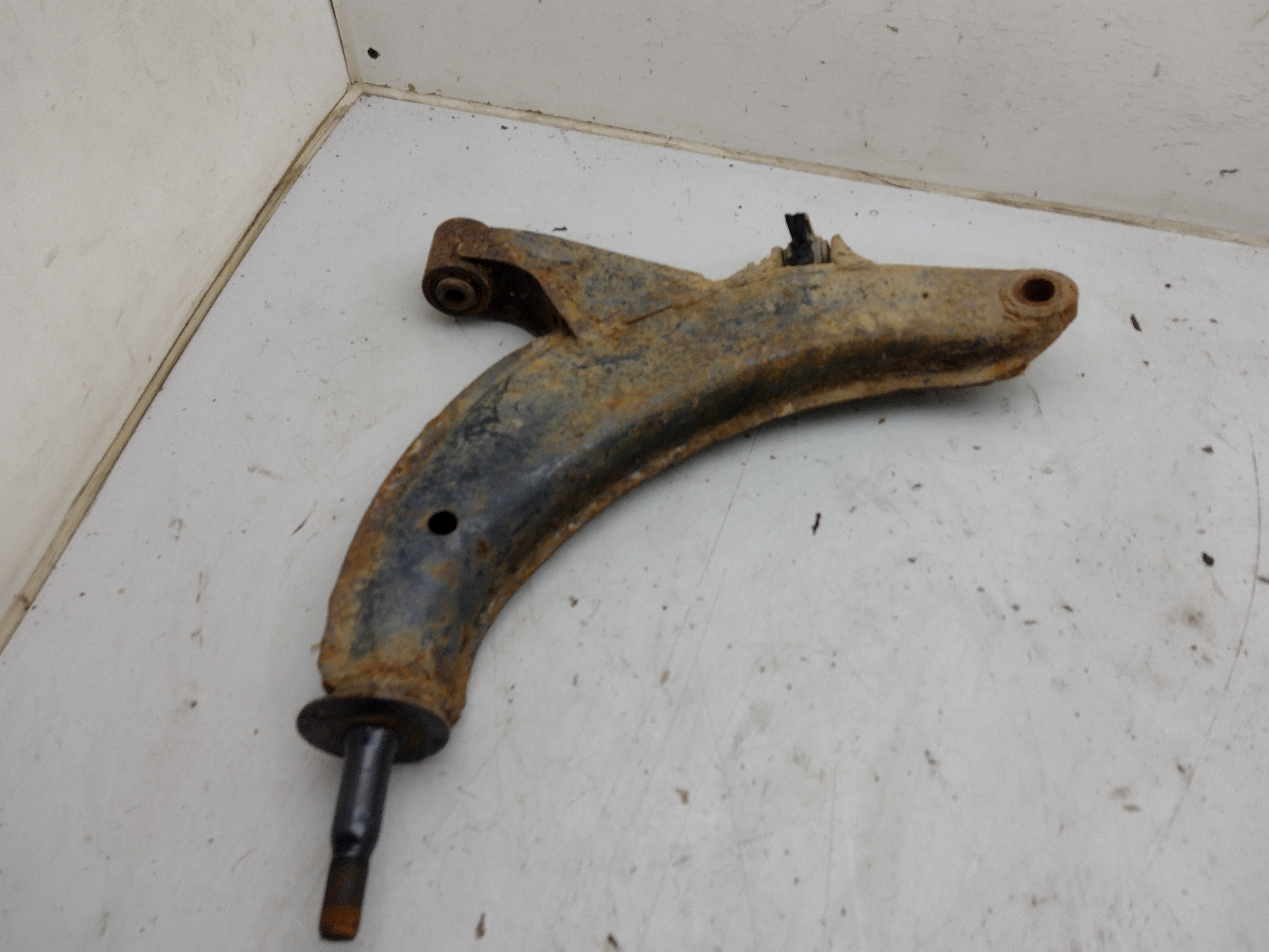 Querlenker vorne rechts für Subaru Legacy 1 BC BJF 89-94