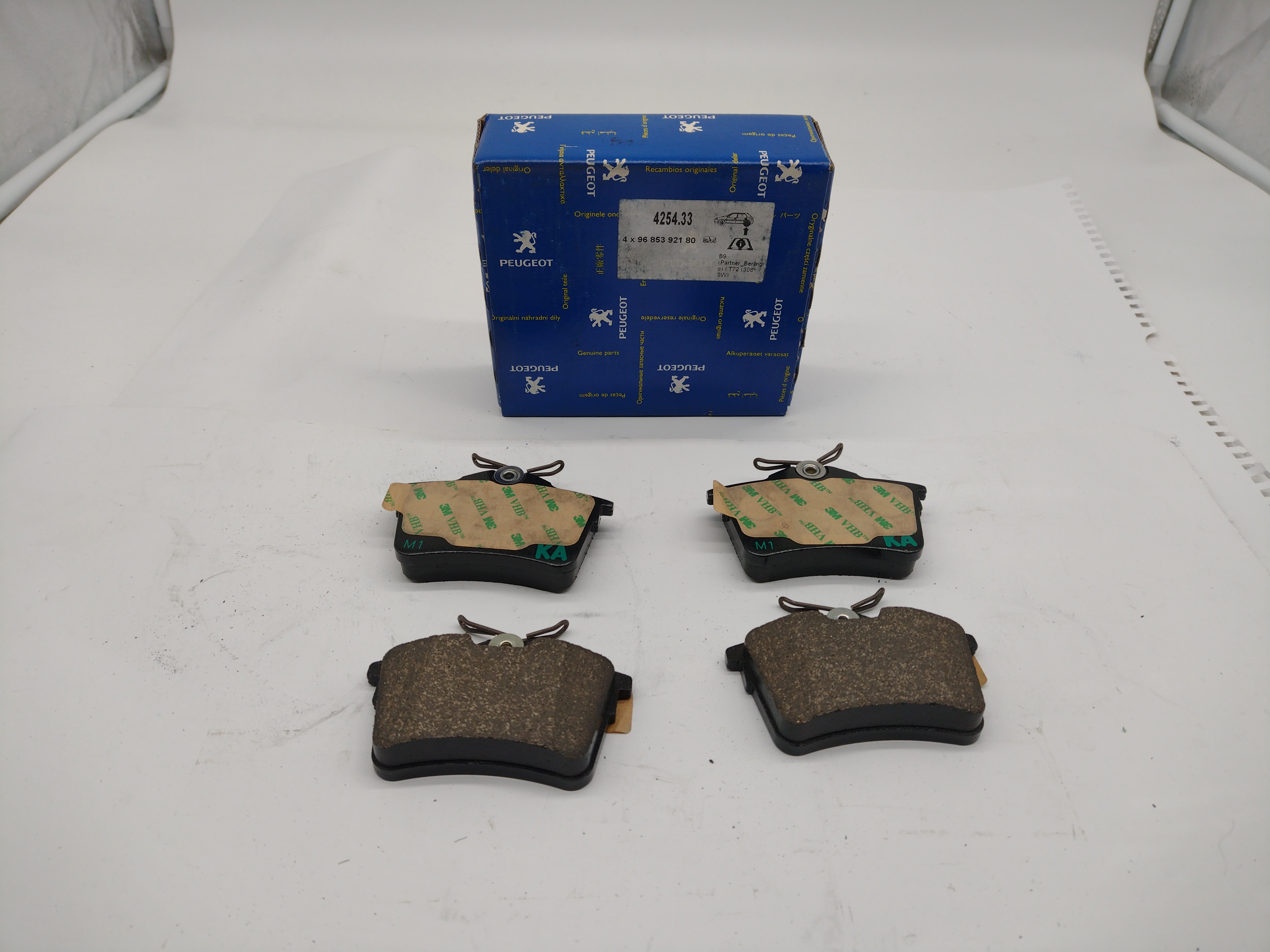 Peugeot Partner / Citroen Belingo Bremsbeläge hinten 425433 NEU NOS NEW