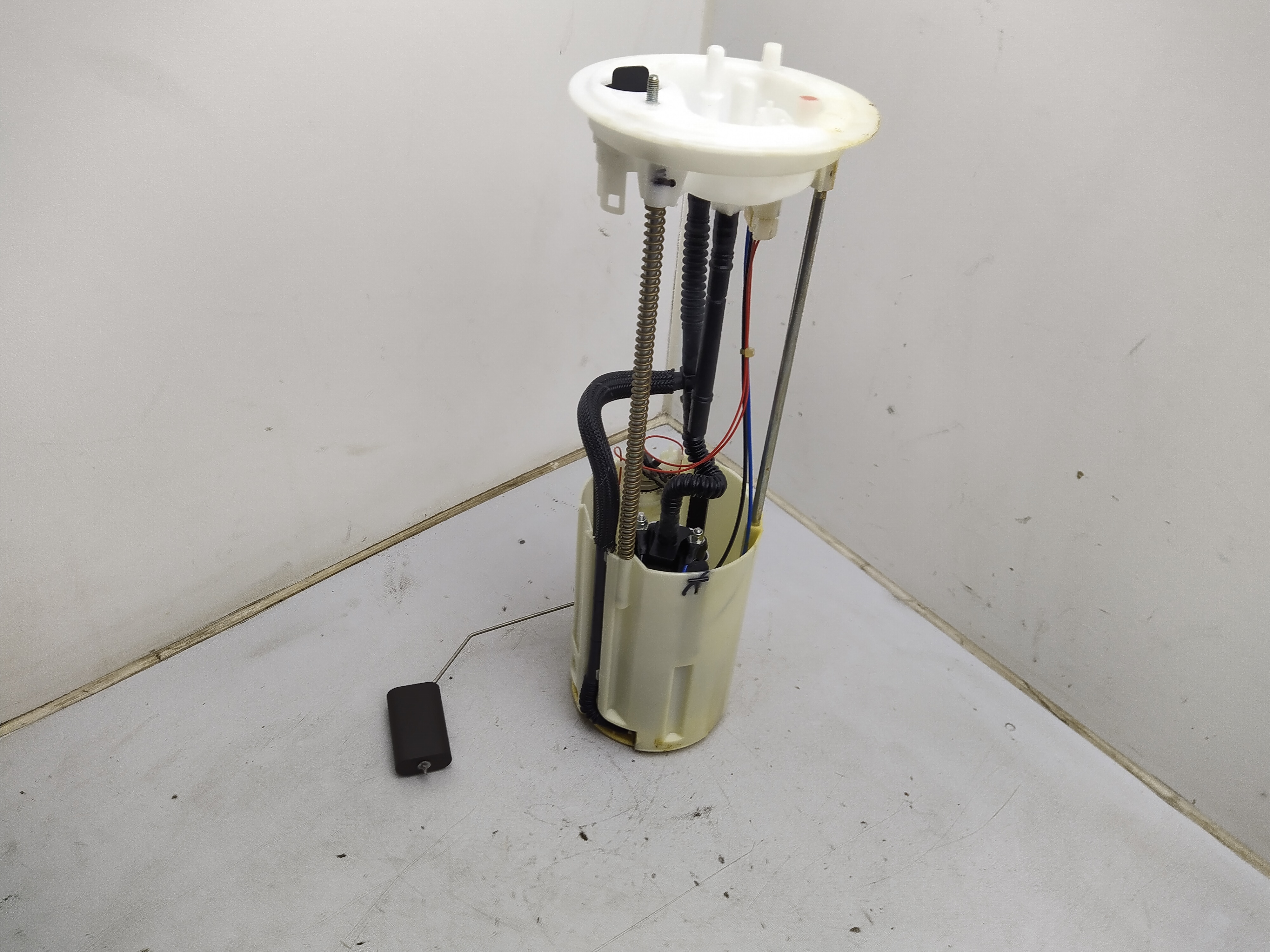 Citroen / Peugeot / TANKGEBER MIT KRAFTSTOFFPUMPE 1525HQ NEU NOS NEW