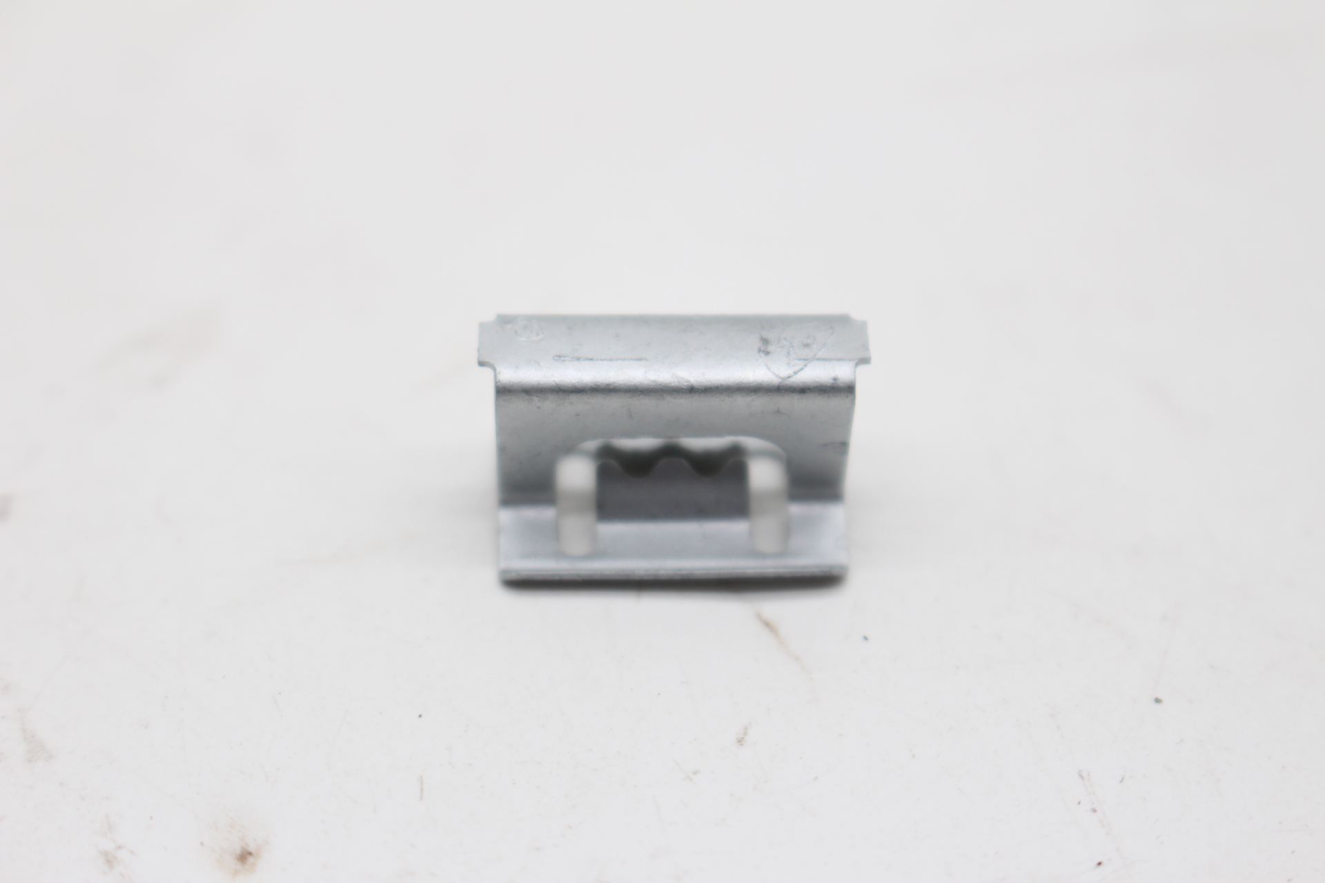 Stoßstangen Clip vorne weiß für Subaru Impreza Legacy Outback 57728FA000