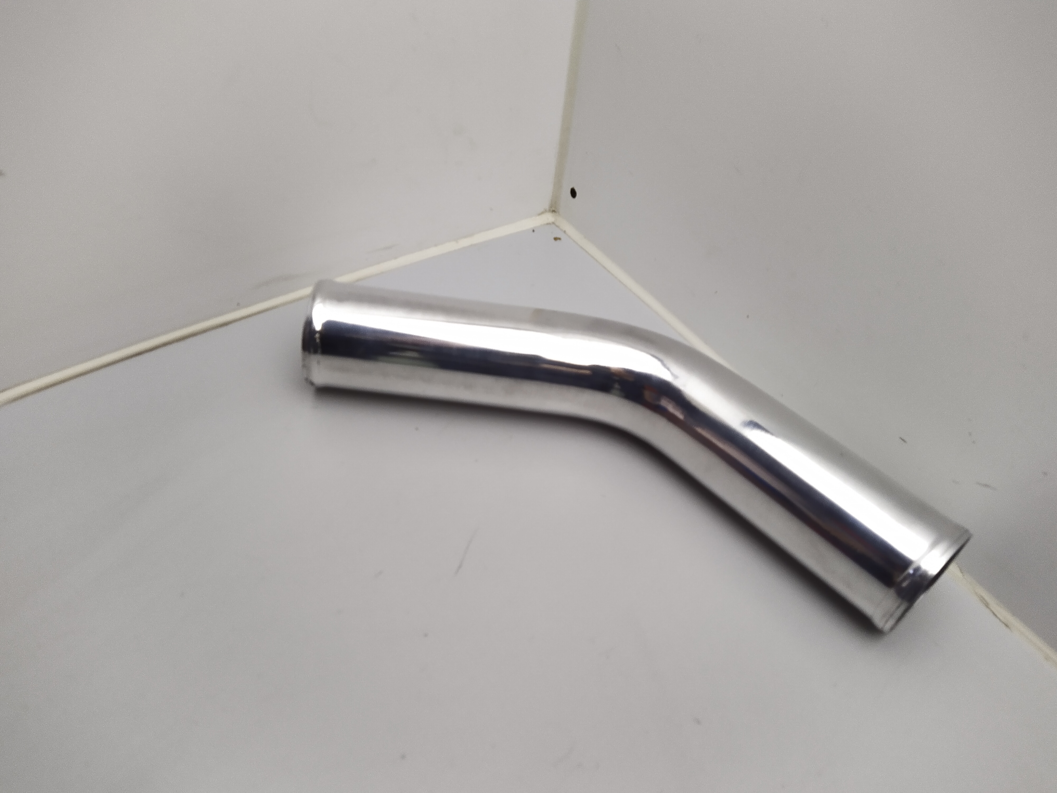 Alubogen 45° mit 63mm Durchmesser, gezogen, poliert