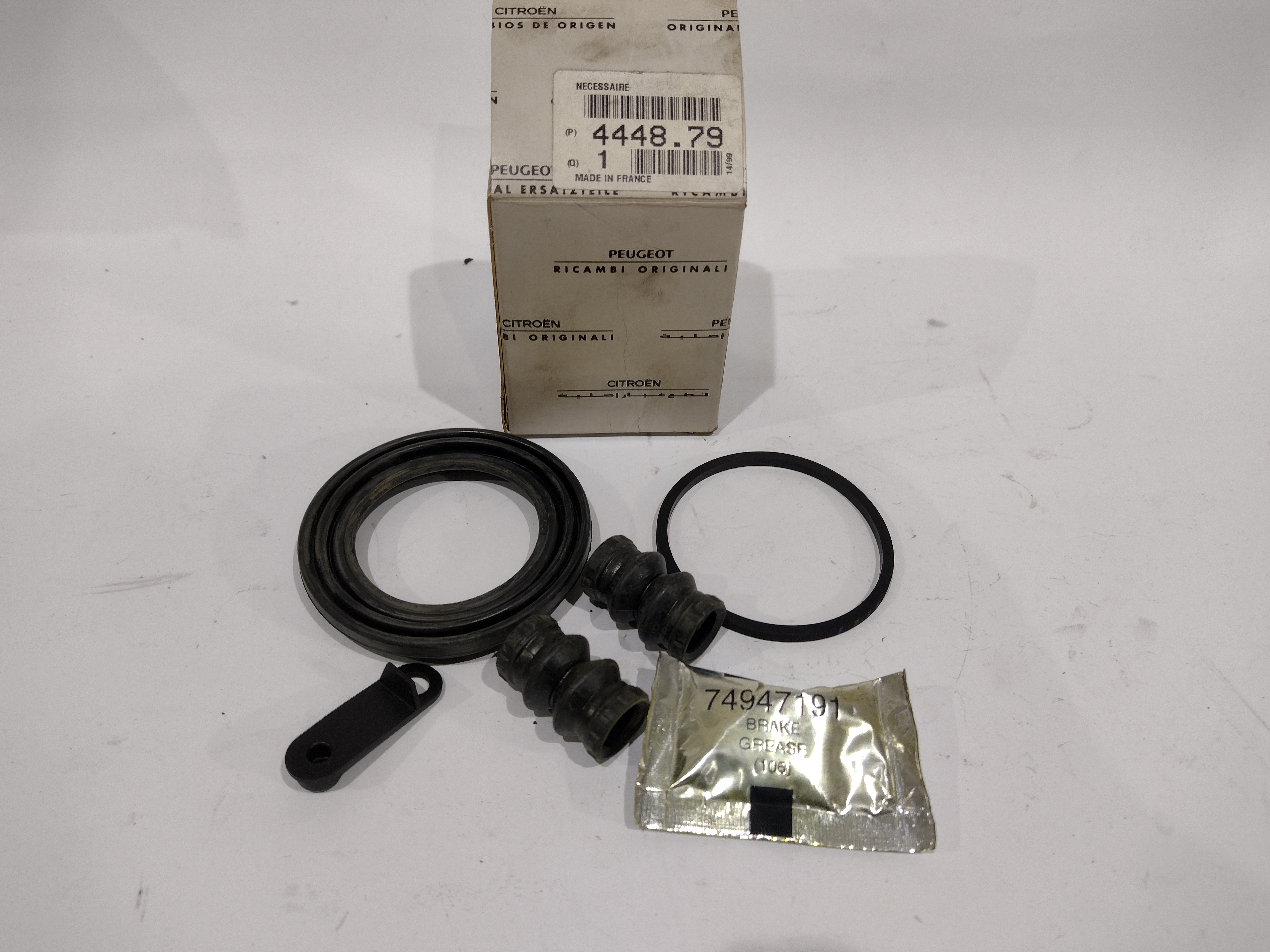 Peugeot / Citroen Reparatursatz, Bremssattel vorne 444879 NEU NOS NEW