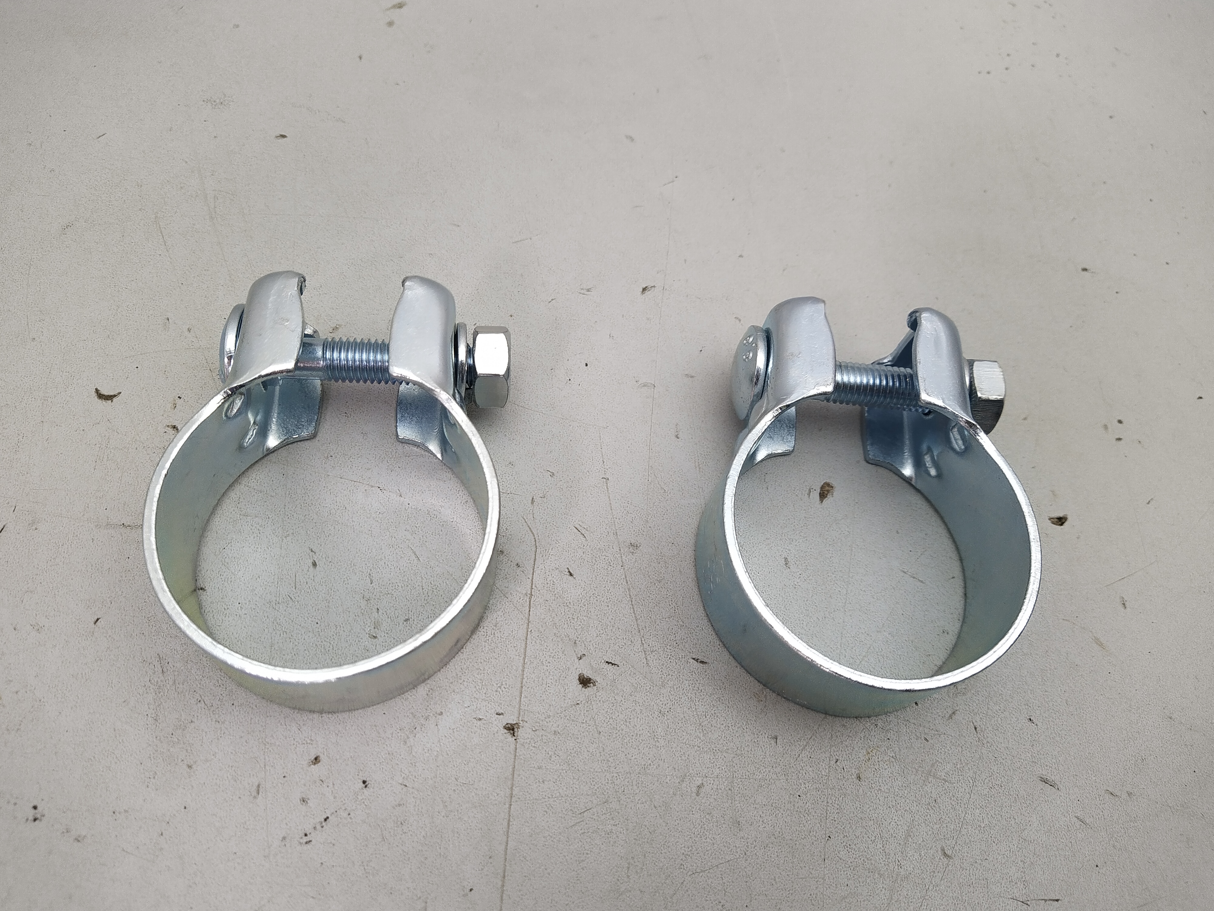 Paar Rohrverbinder Schellen 58.5mm