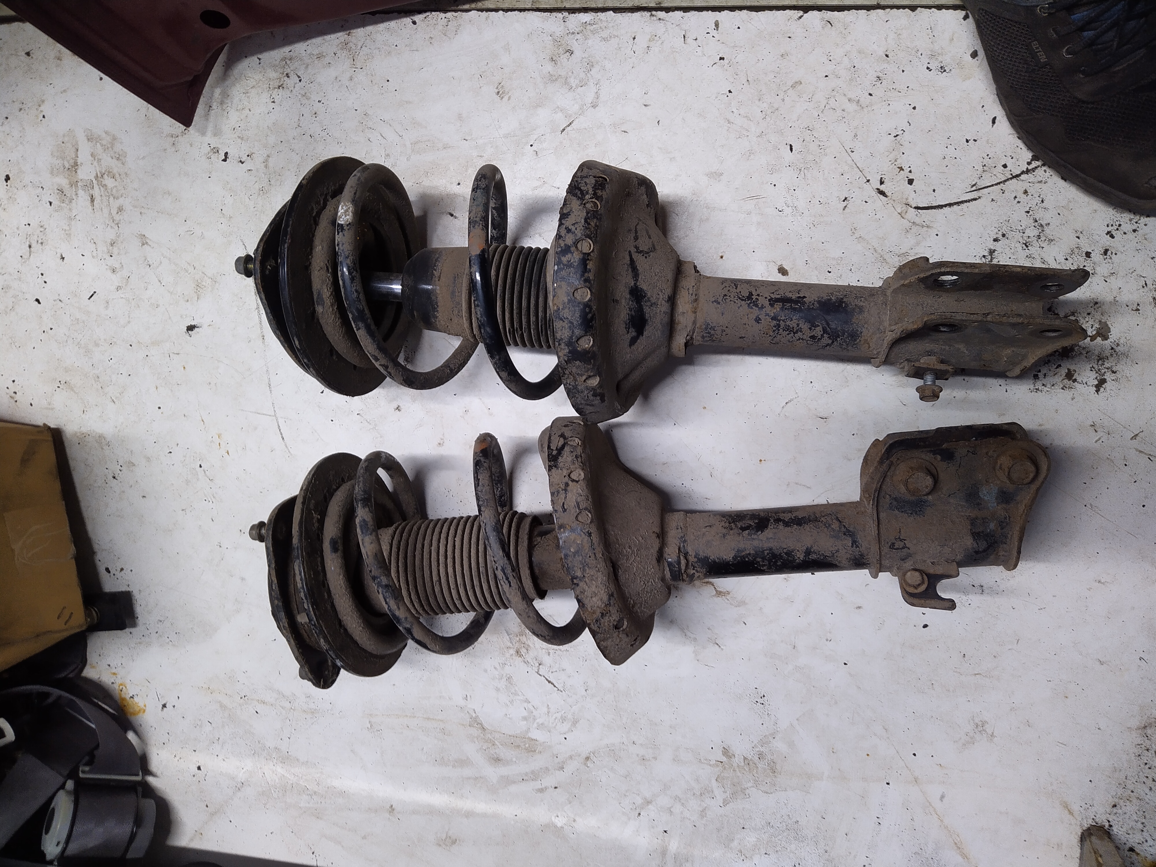 Paar Federbeine vorne für Subaru Legacy 4 IV BL BP