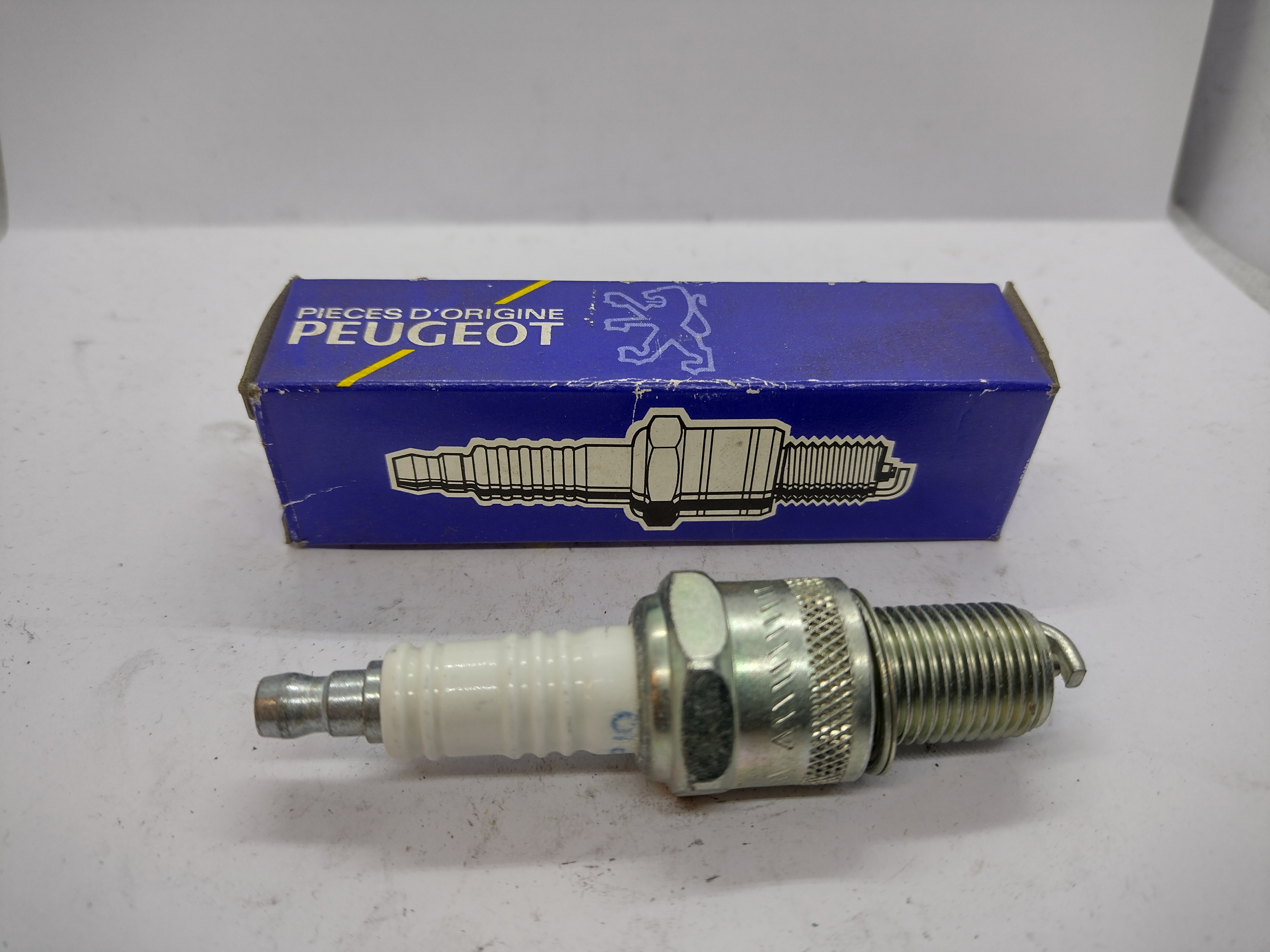 Peugeot Zündkerze 5962K8 CP10 NEU NOS NEW OEM