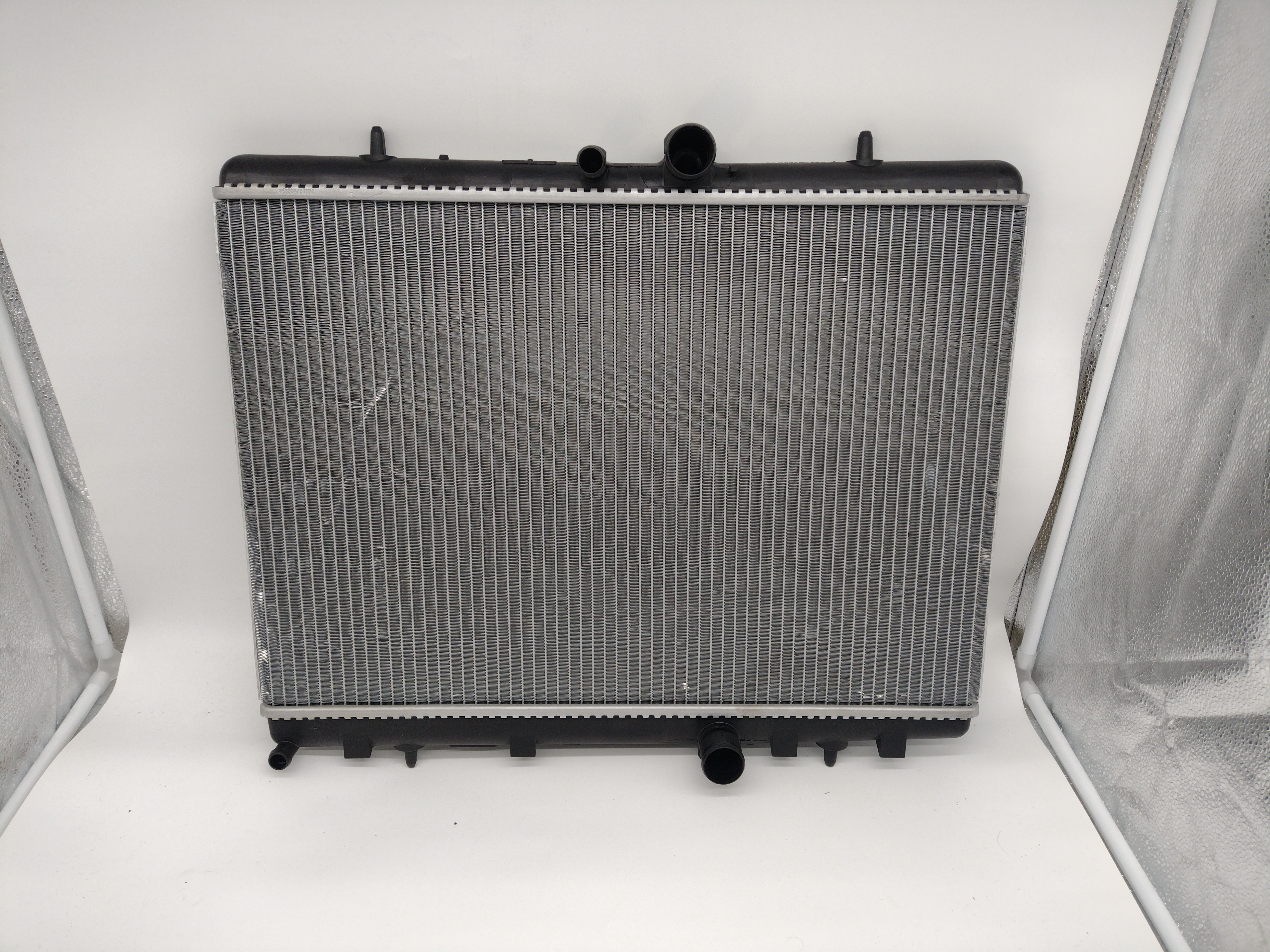 Peugeot / Citroen Wasserkühler Kühler 133322 NEU NOS NEW OEM