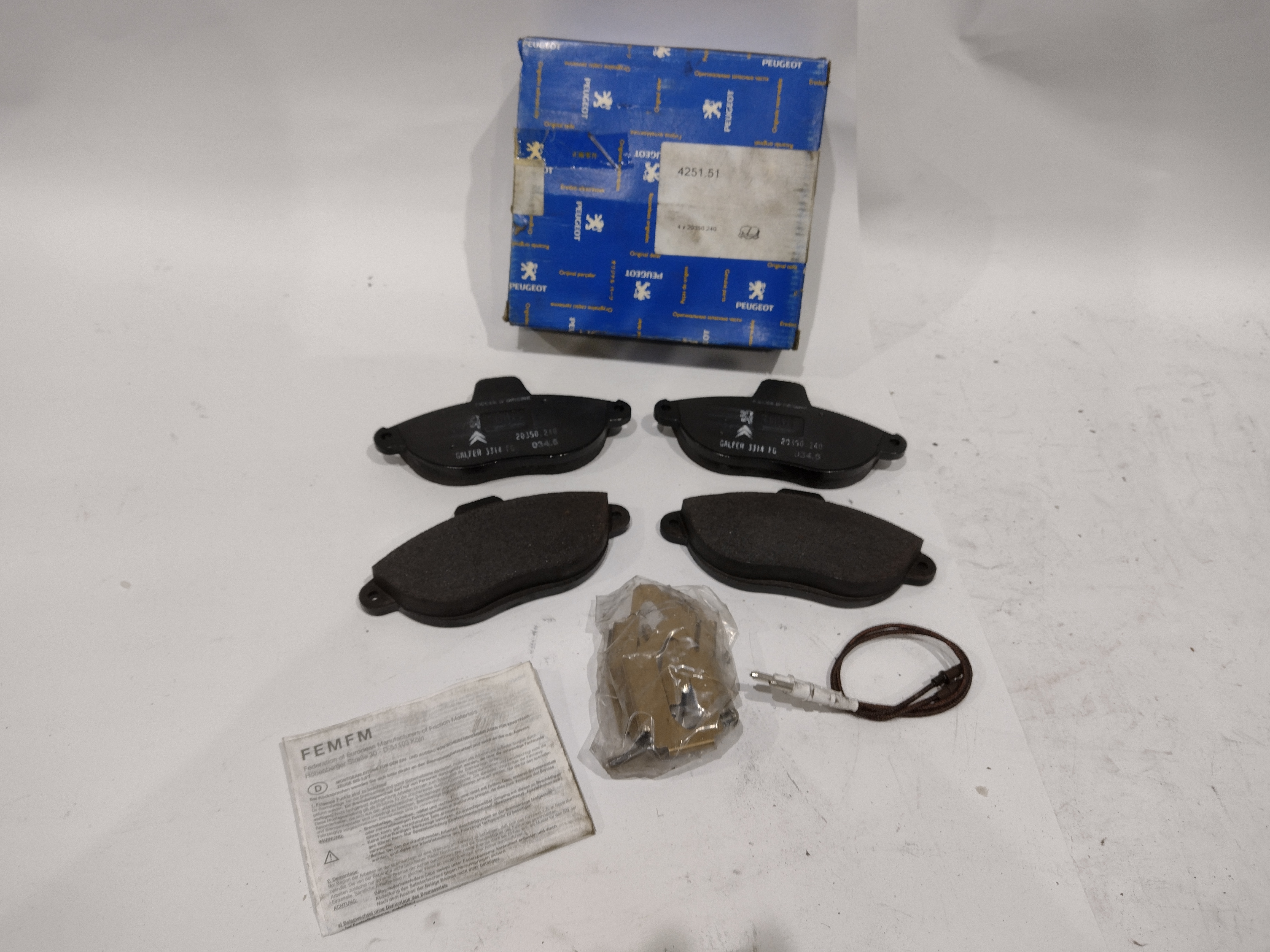 Peugeot / Citroen Bremsbeläge vorne (Sys.Bendix) 425151 NEU NOS NEW