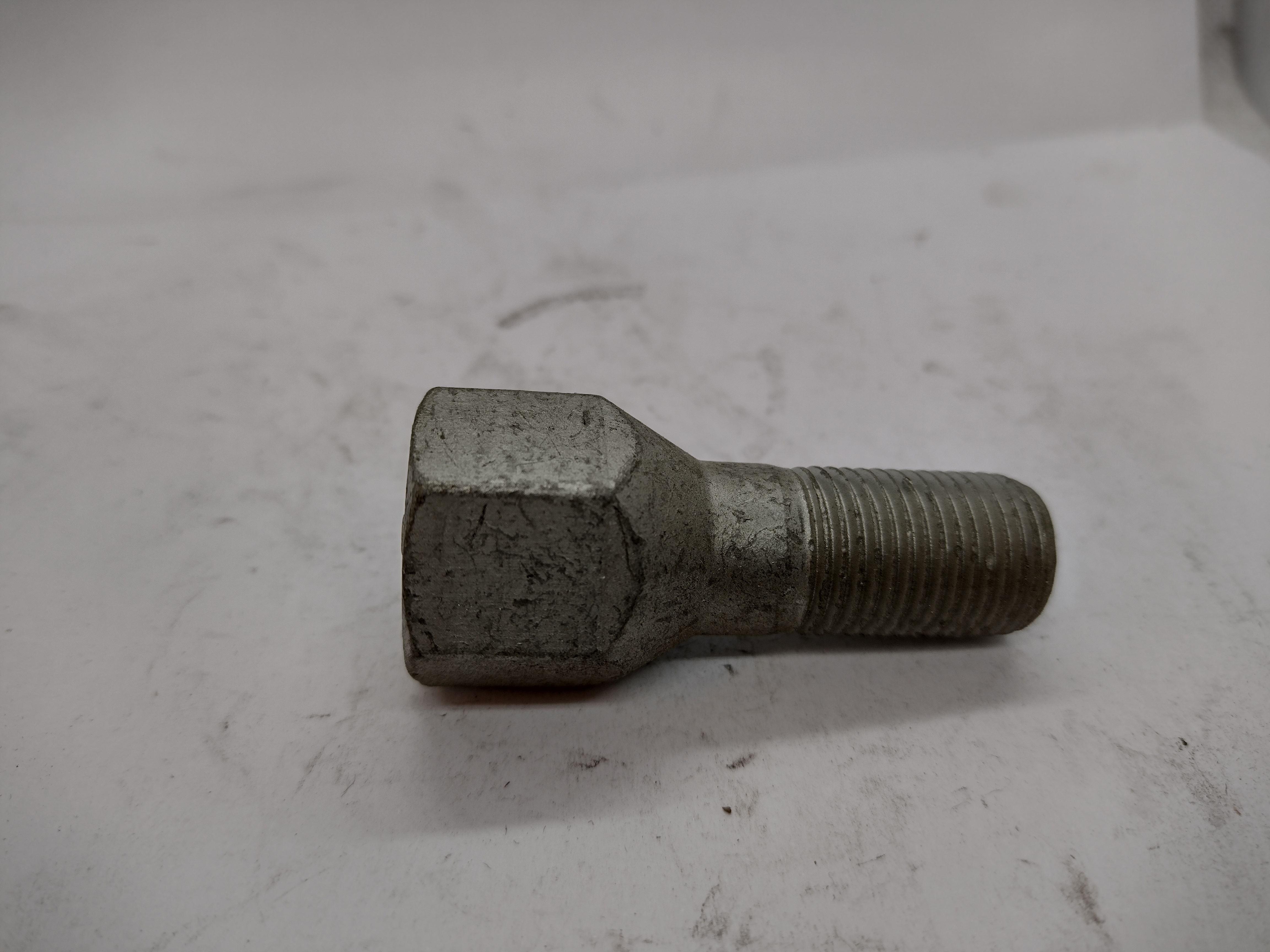 Peugeot Boxer / Citroen Jumper  Radschraube 540554 NEU NOS NEW