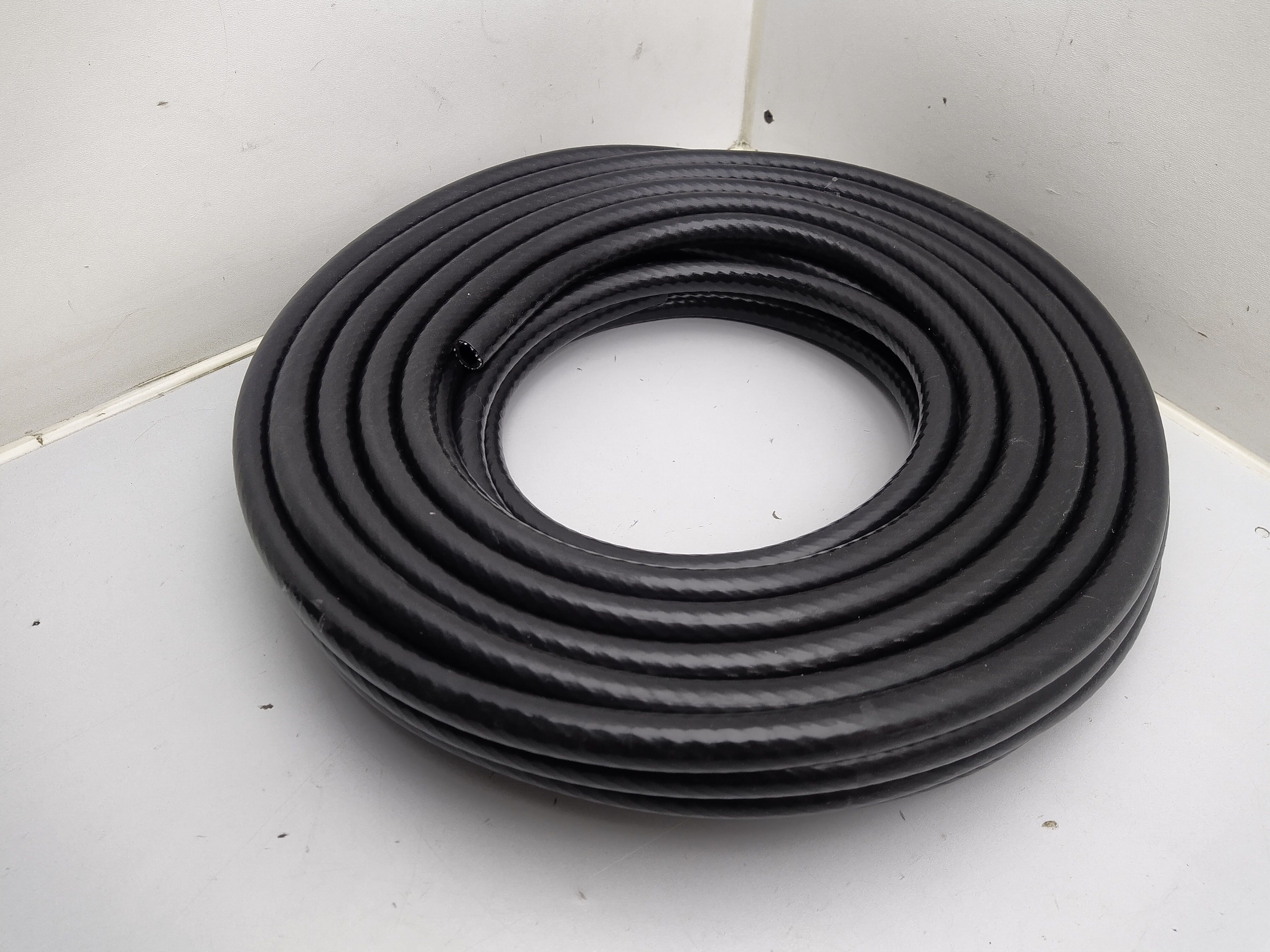 10mm Silikon Unterdruckschlauch verstärkt schwarz 10mm Silikon Unterdruckschlauch verstärkt schwarz