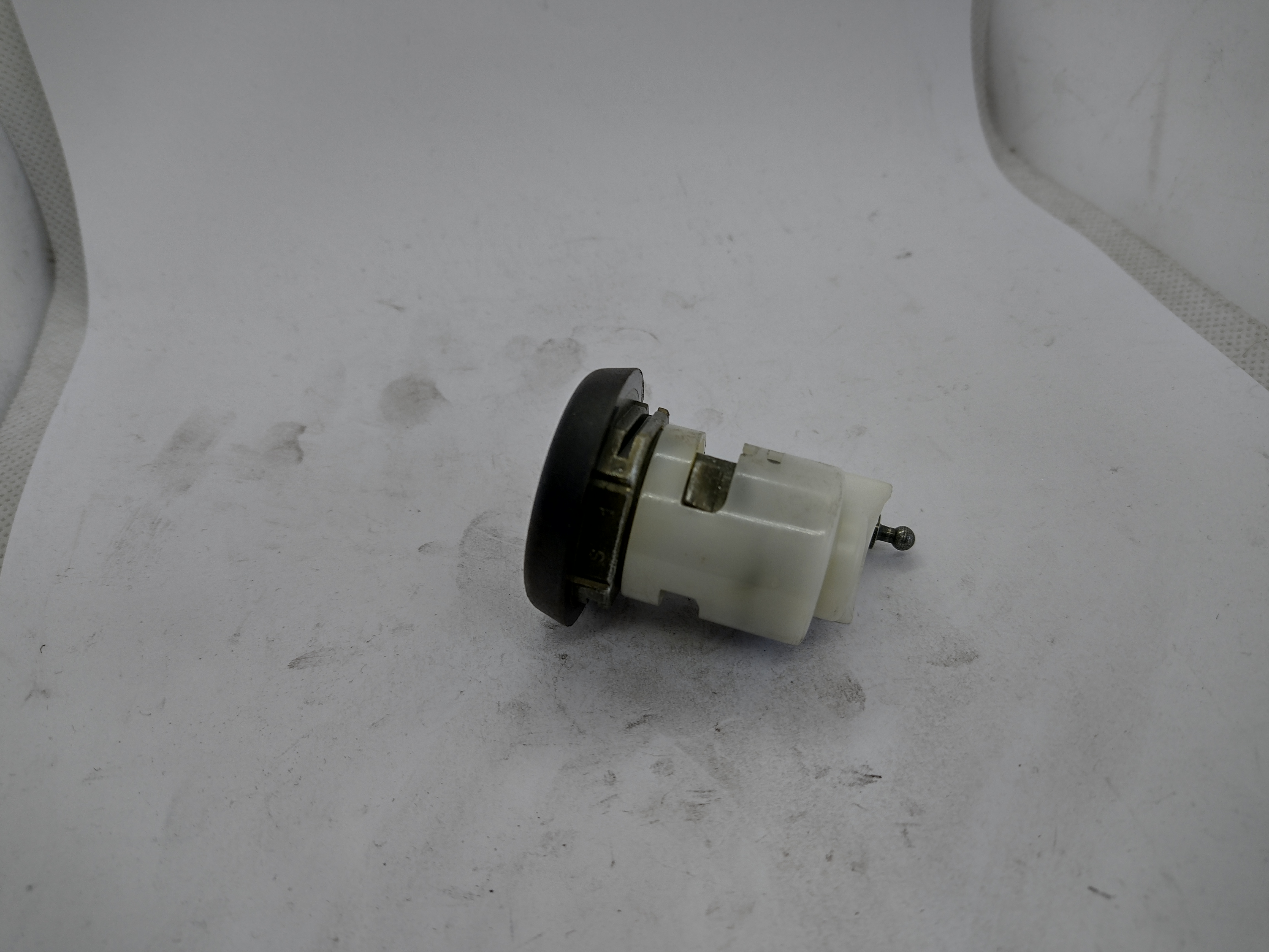 Peugeot / Citroen 9002 S5 9002S5 SCHLOSS EINSATZ NEU NOS NEW OEM