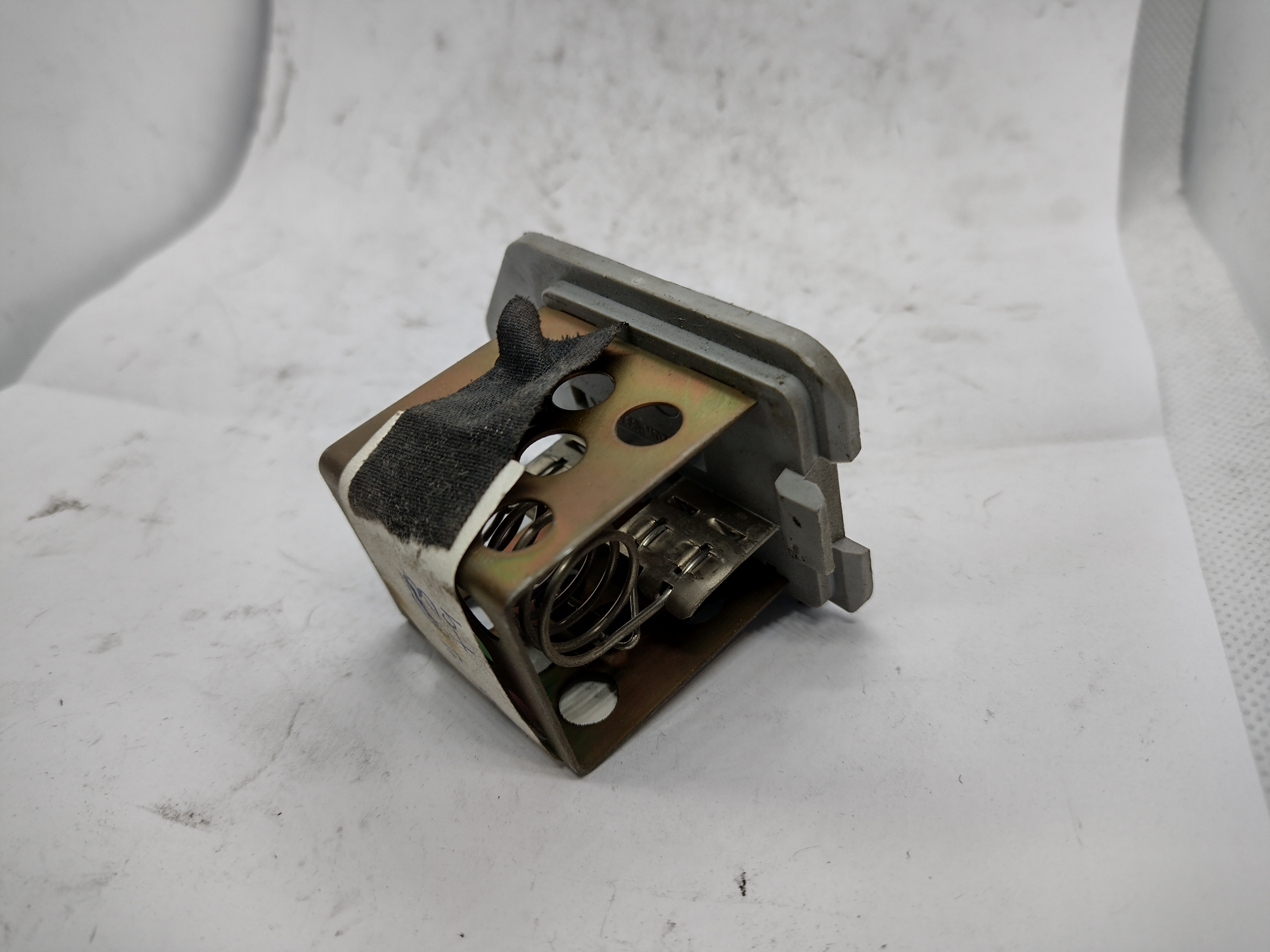 Peugeot / Citroen WIDERSTAND 126779 NEU NOS NEW