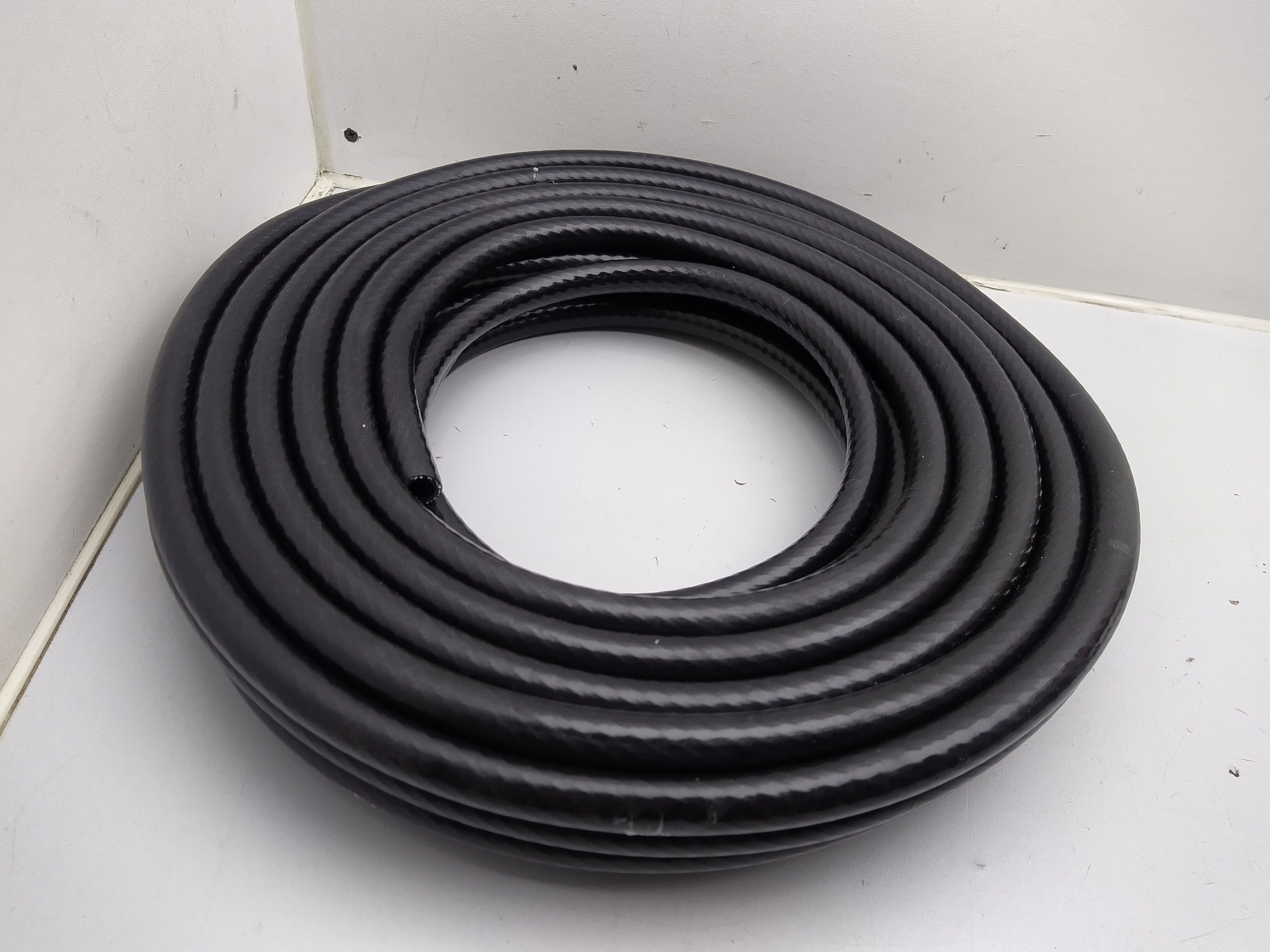 10mm Silikon Unterdruckschlauch verstärkt schwarz 10mm Silikon Unterdruckschlauch verstärkt schwarz