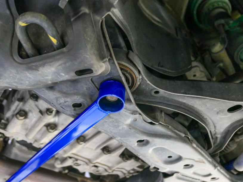 Hardrace Strebe unten vorne für Honda Civic 8. FD, Civic 9. FG, FB
