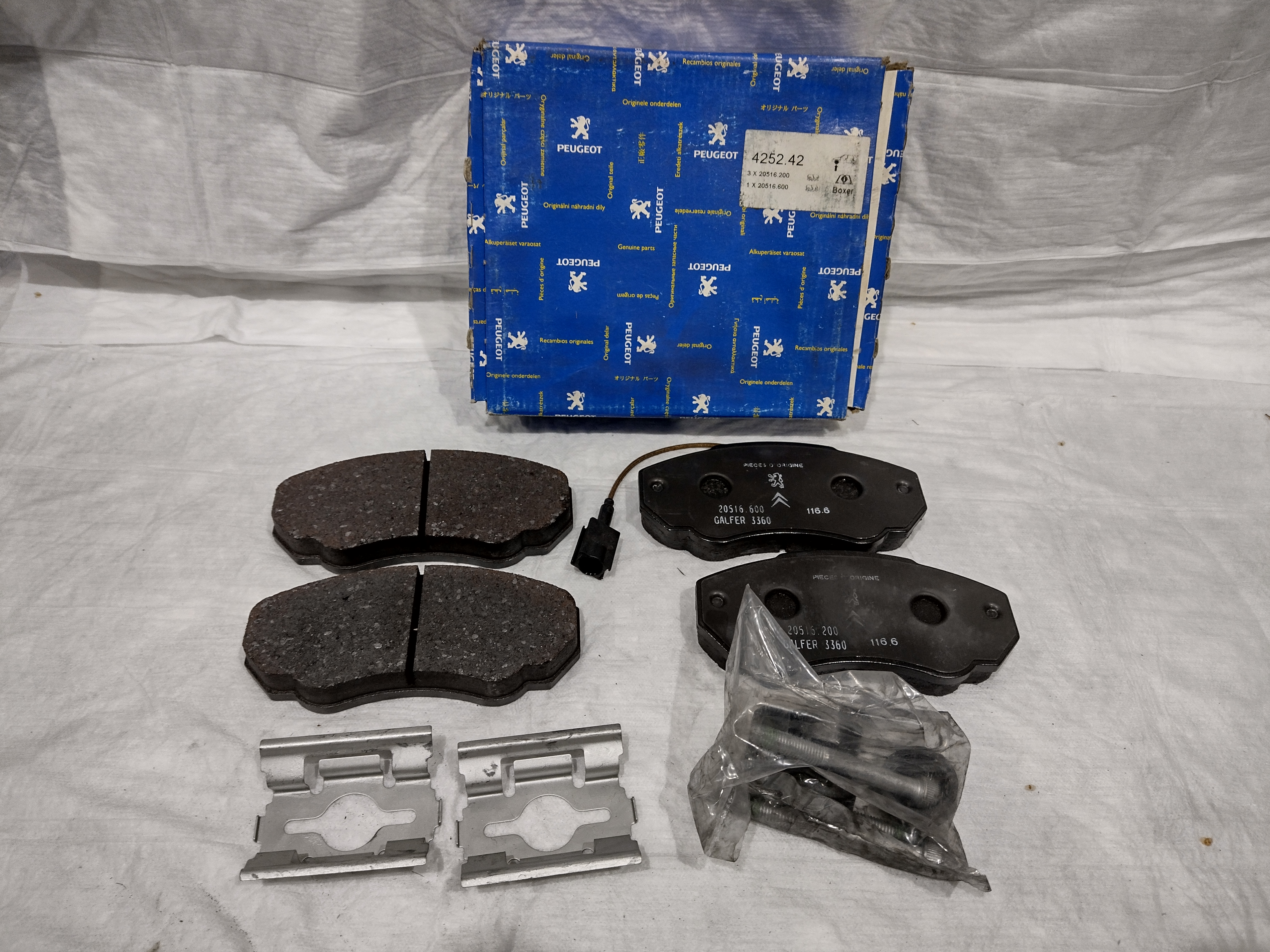 Peugeot Boxer Bremsbeläge vorne 425242 NEU NOS NEW