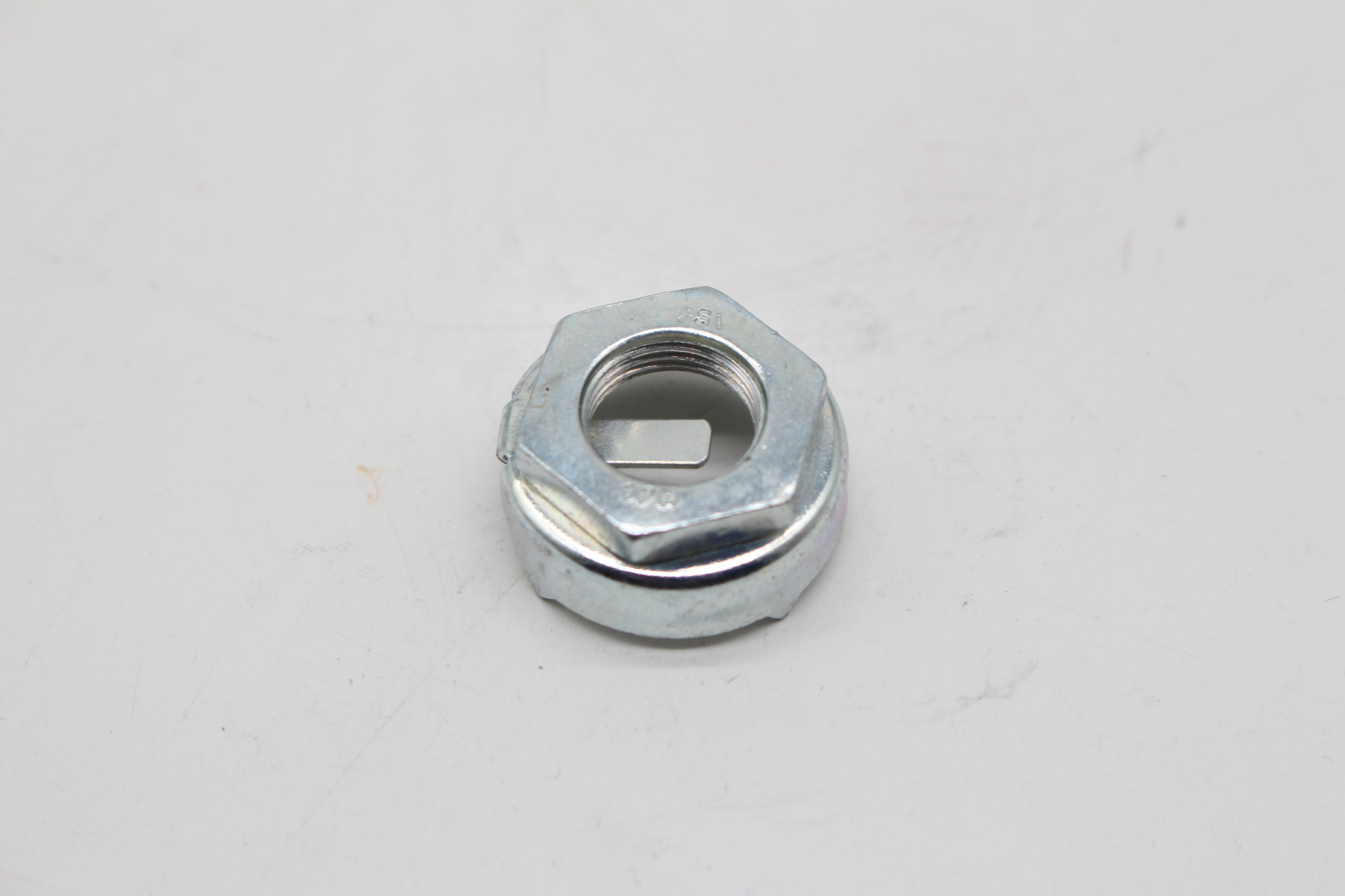 Peugeot / Citroen Mutter Antennenfuß 6561G3 NEU NOS NEW OEM