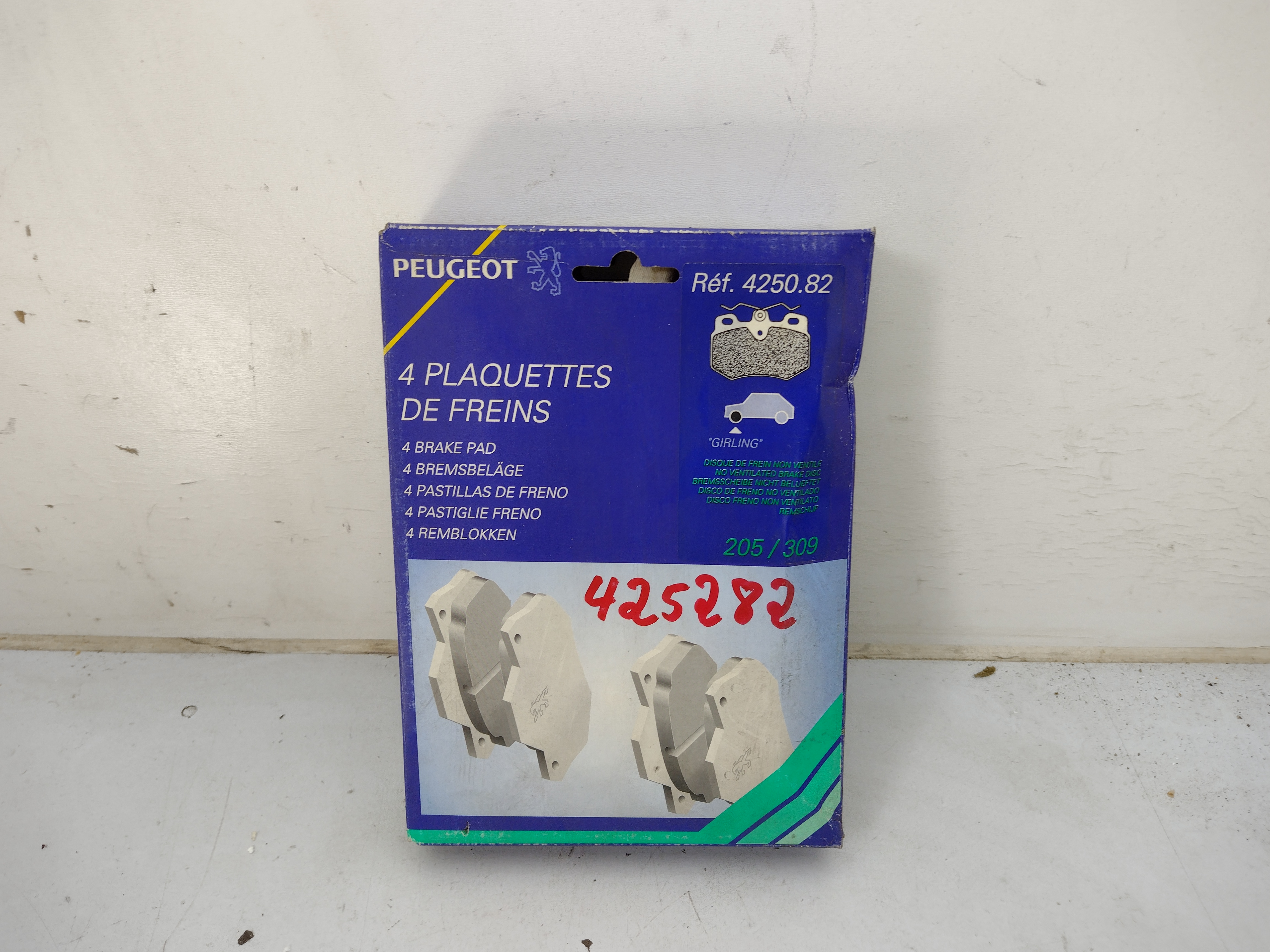 Peugeot / Citroen Bremsbeläge vorne (Sys.Girling) 425282 NOS NEW